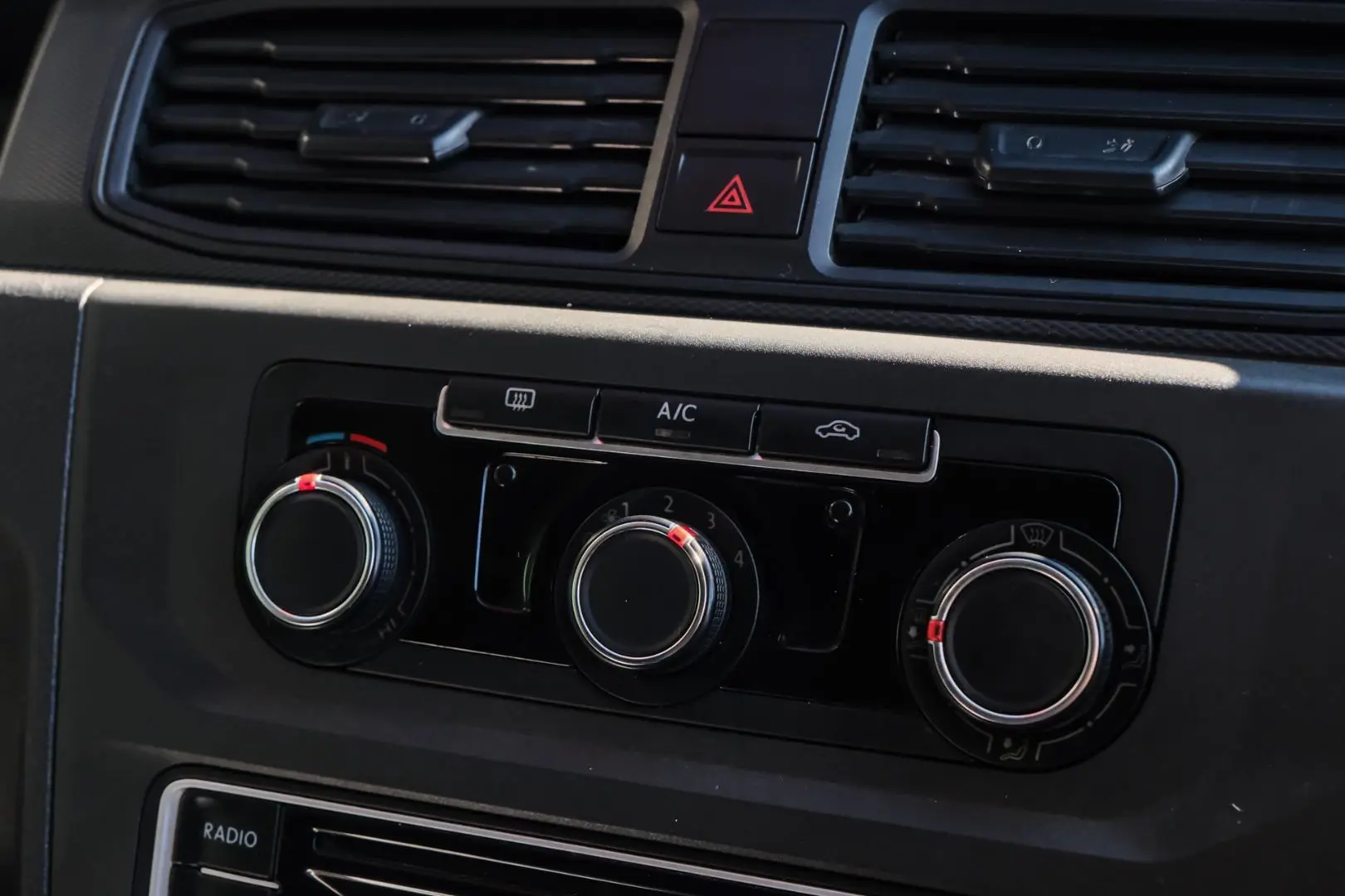 2018 Volkswagen Caddy Gallery Image 16