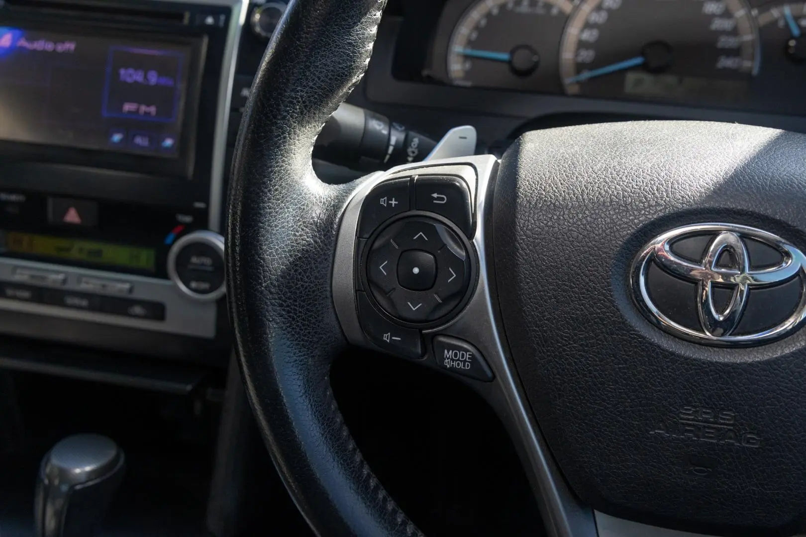 2012 Toyota Camry Gallery Image 11