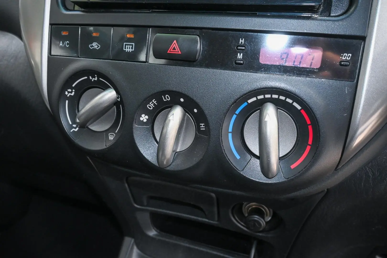 2005 Toyota RAV4 Gallery Image 14