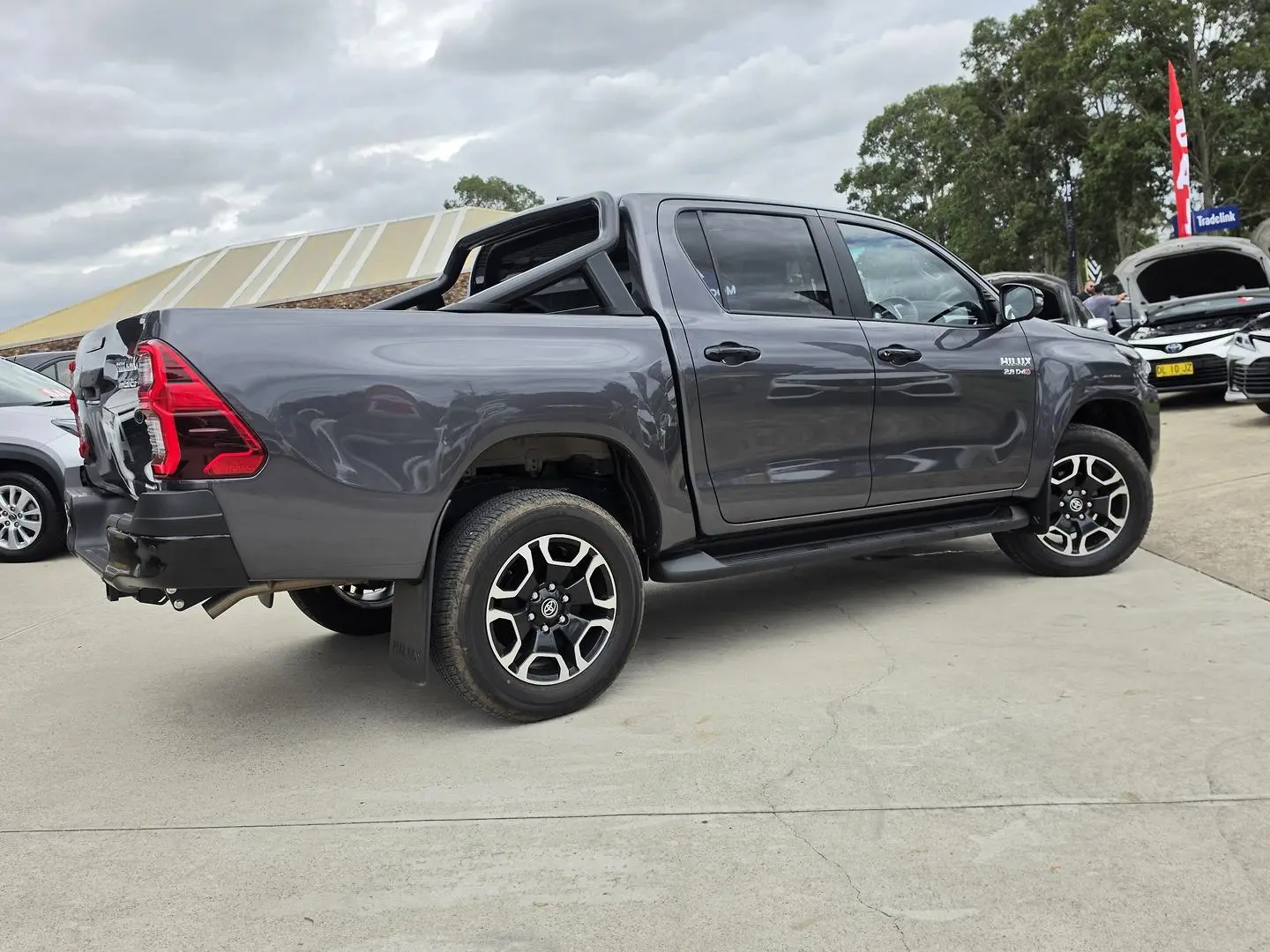 2025 Toyota Hilux Gallery Image 32