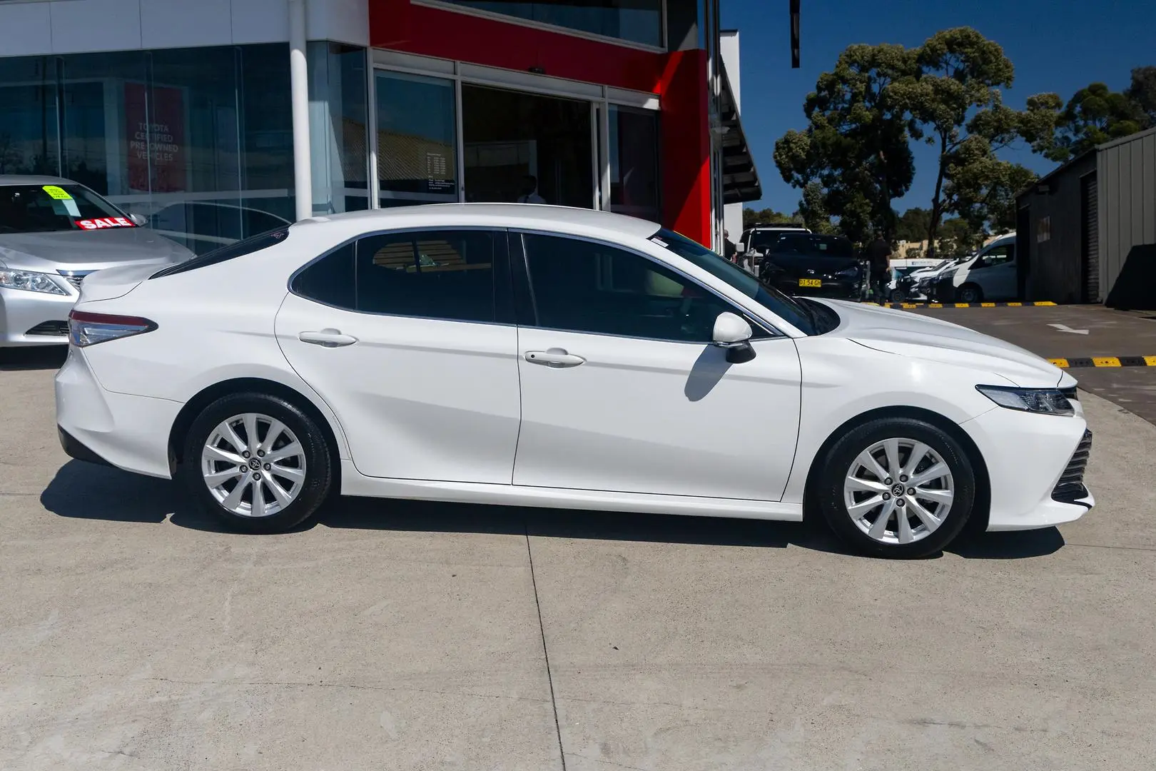 2020 Toyota Camry Gallery Image 2