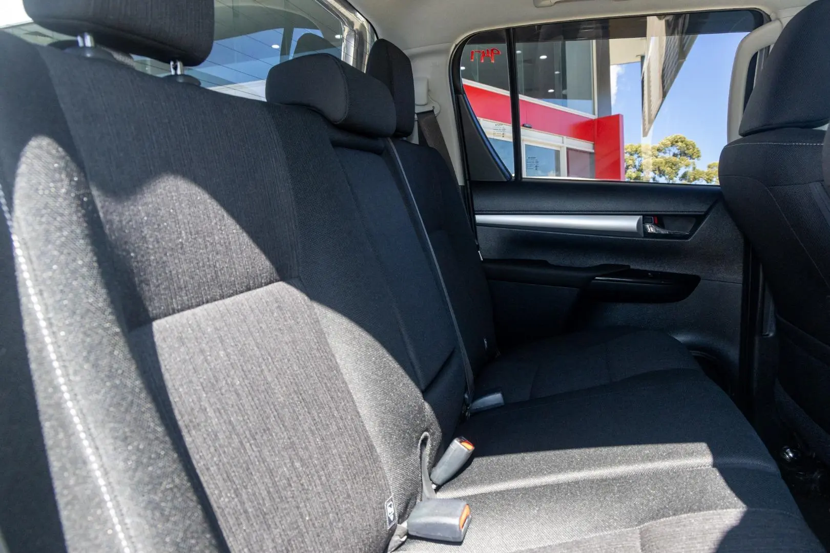 2018 Toyota Hilux Gallery Image 9