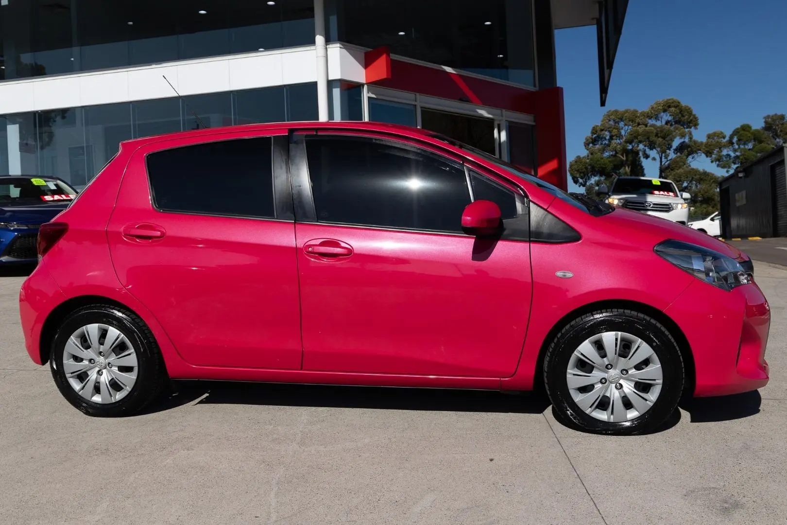 2016 Toyota Yaris Gallery Image 3
