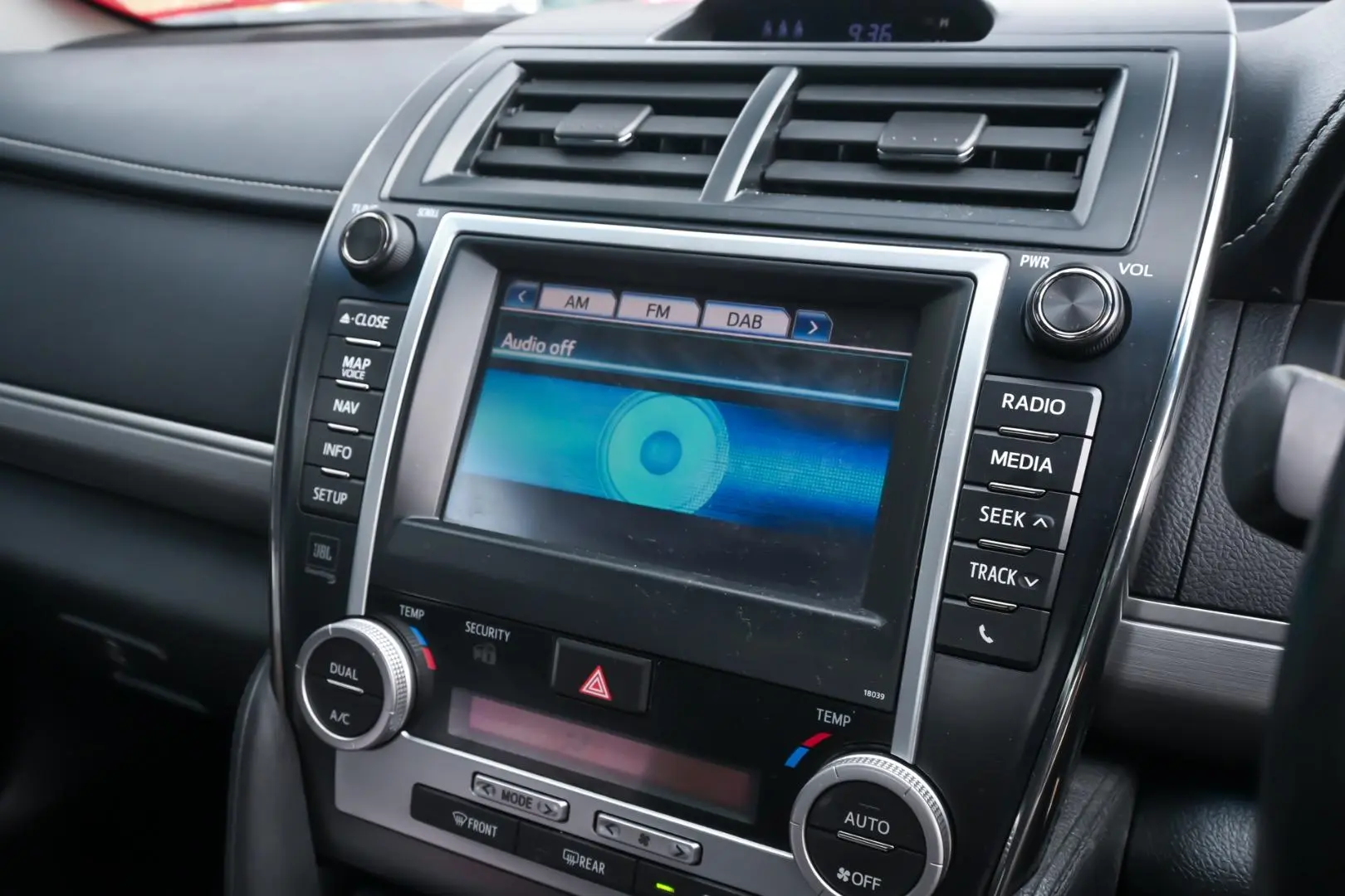 2012 Toyota Camry Gallery Image 16