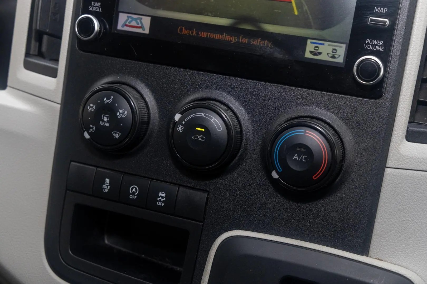 2021 Toyota Hiace Gallery Image 16