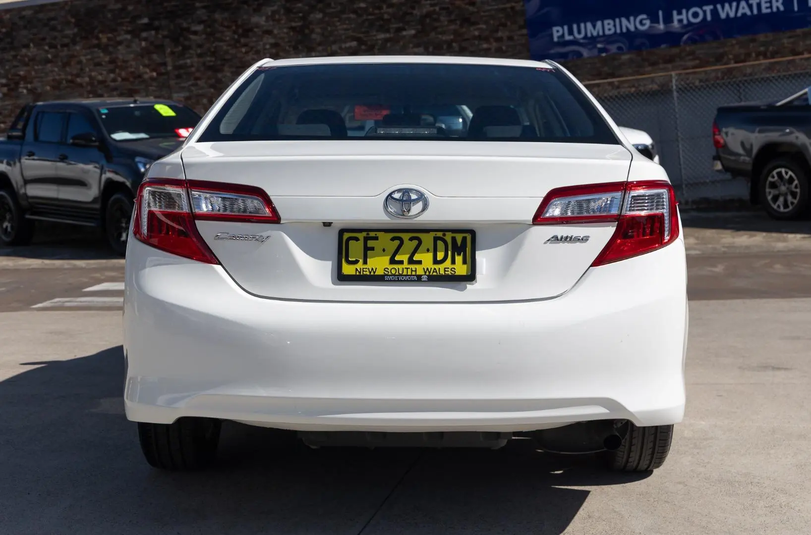2014 Toyota Camry Gallery Image 5