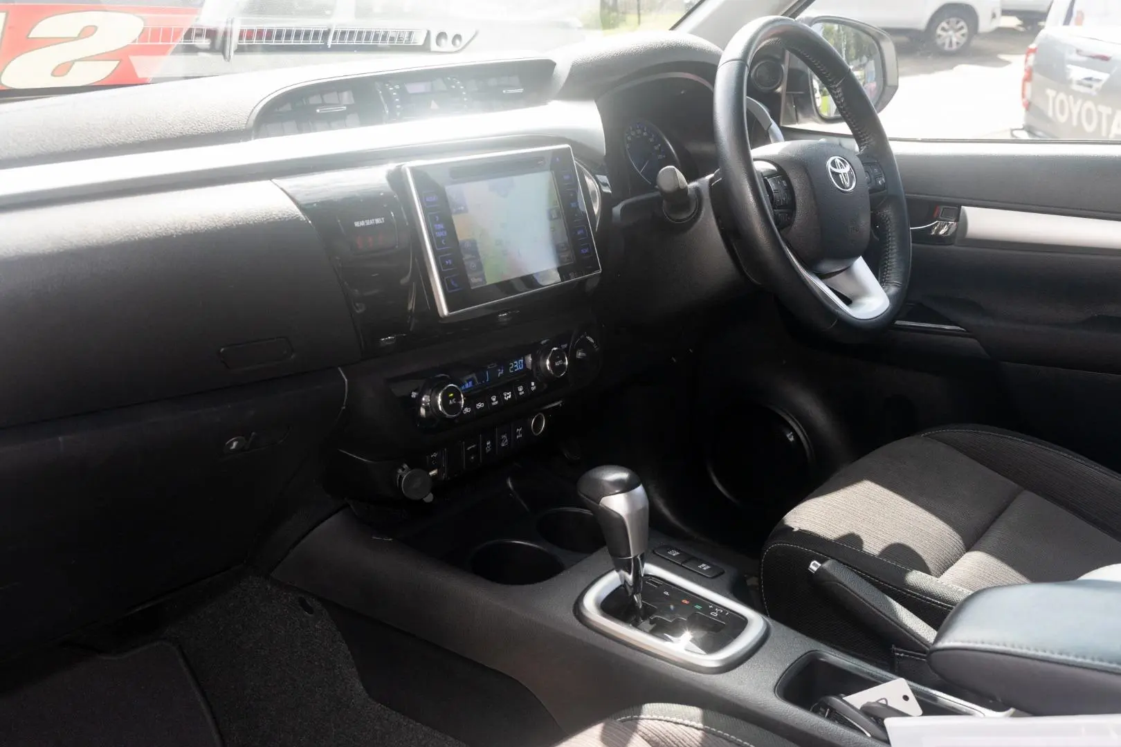 2018 Toyota Hilux Gallery Image 8