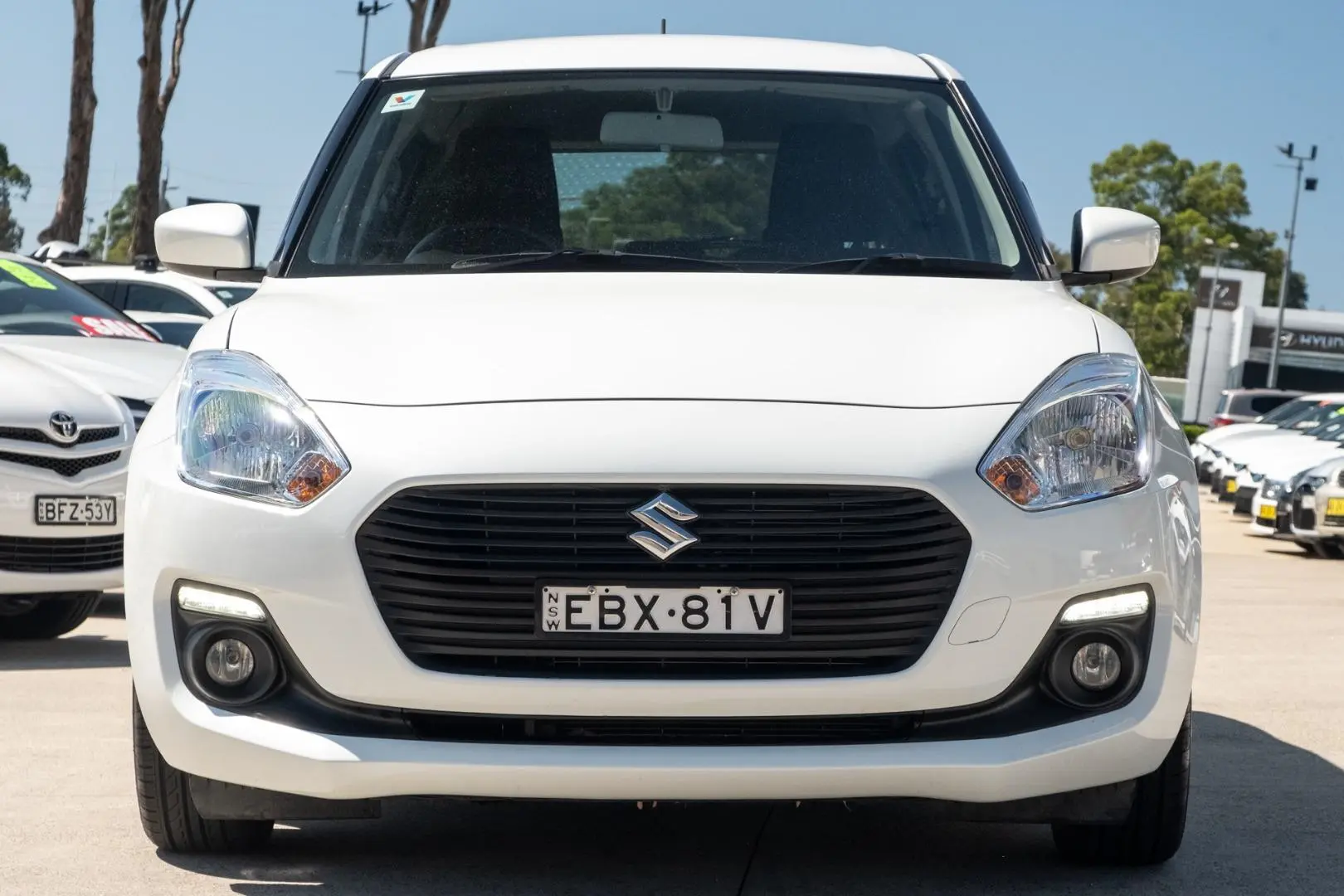 2018 Suzuki Swift Gallery Image 4