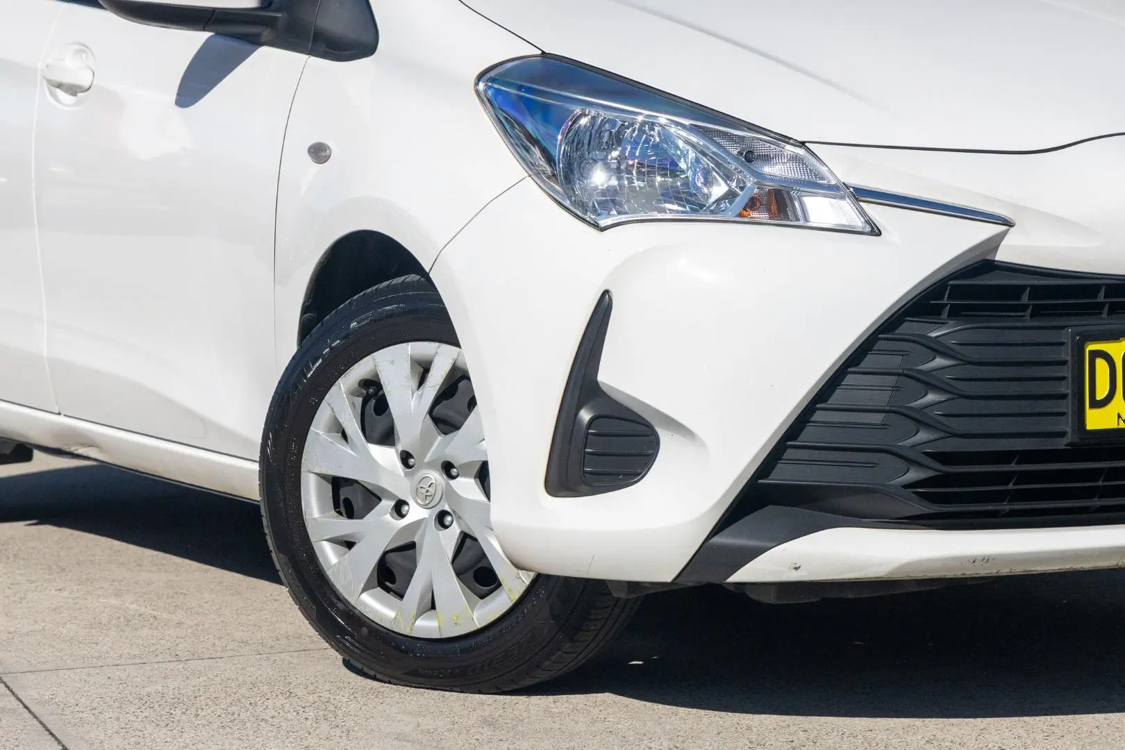 2019 Toyota Yaris Gallery Image 6