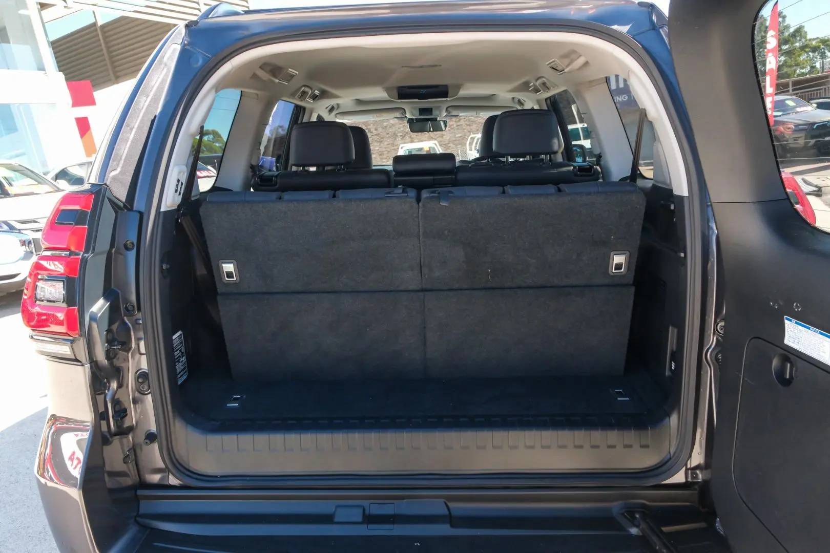 2022 Toyota Landcruiser Prado Gallery Image 18