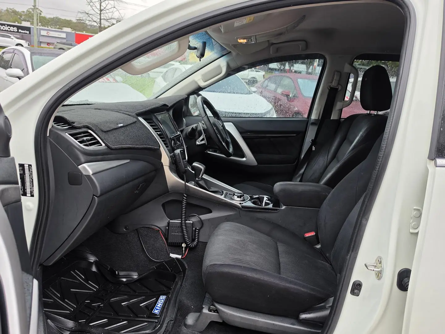 2017 Mitsubishi Pajero Sport Gallery Image 18