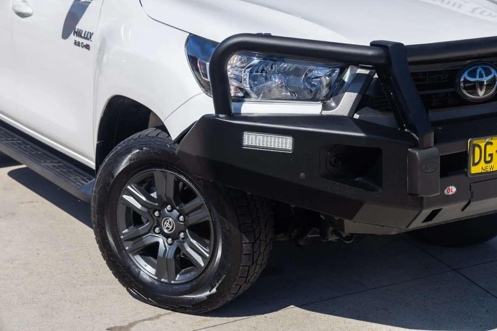 2022 Toyota Hilux Gallery Image 6