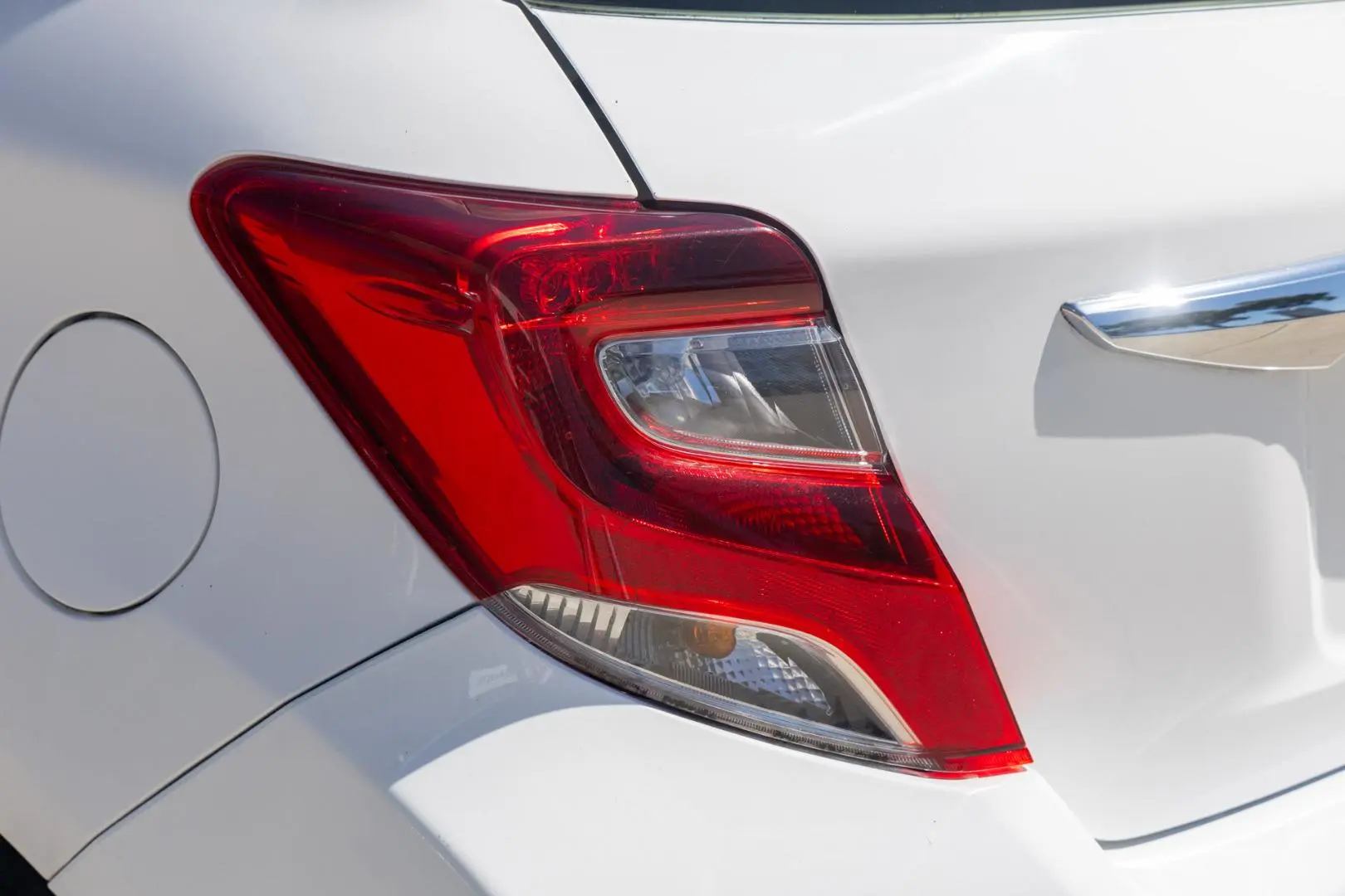 2015 Toyota Yaris Gallery Image 19