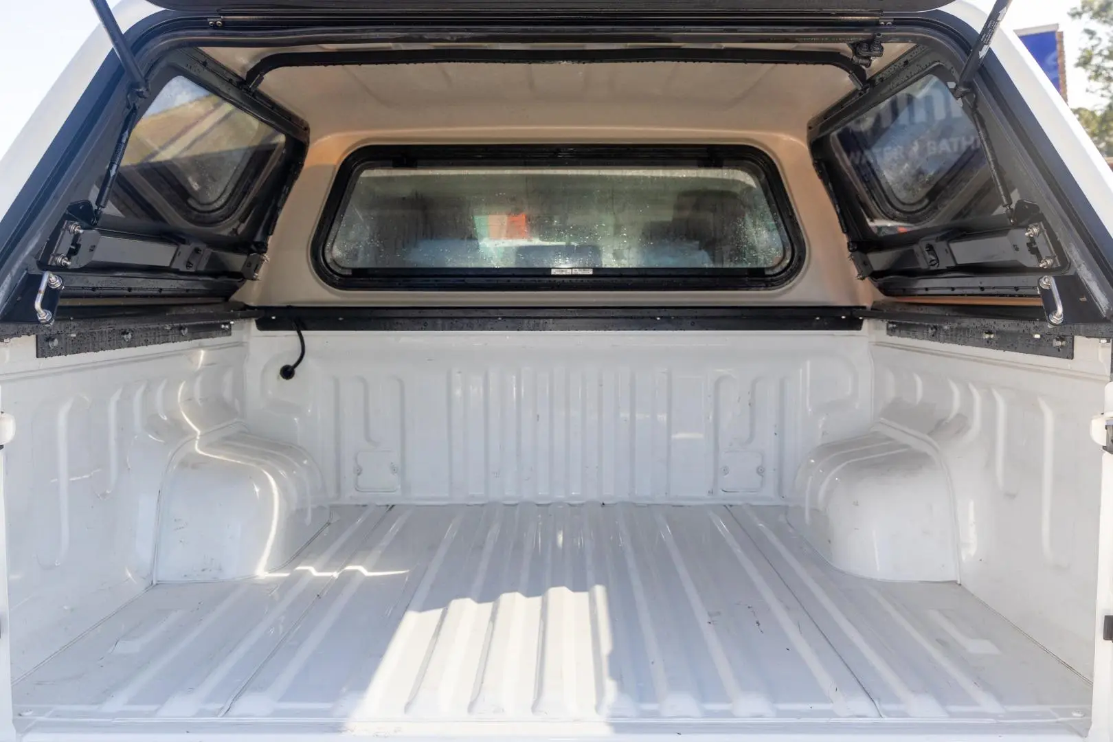 2020 Toyota Hilux Gallery Image 19