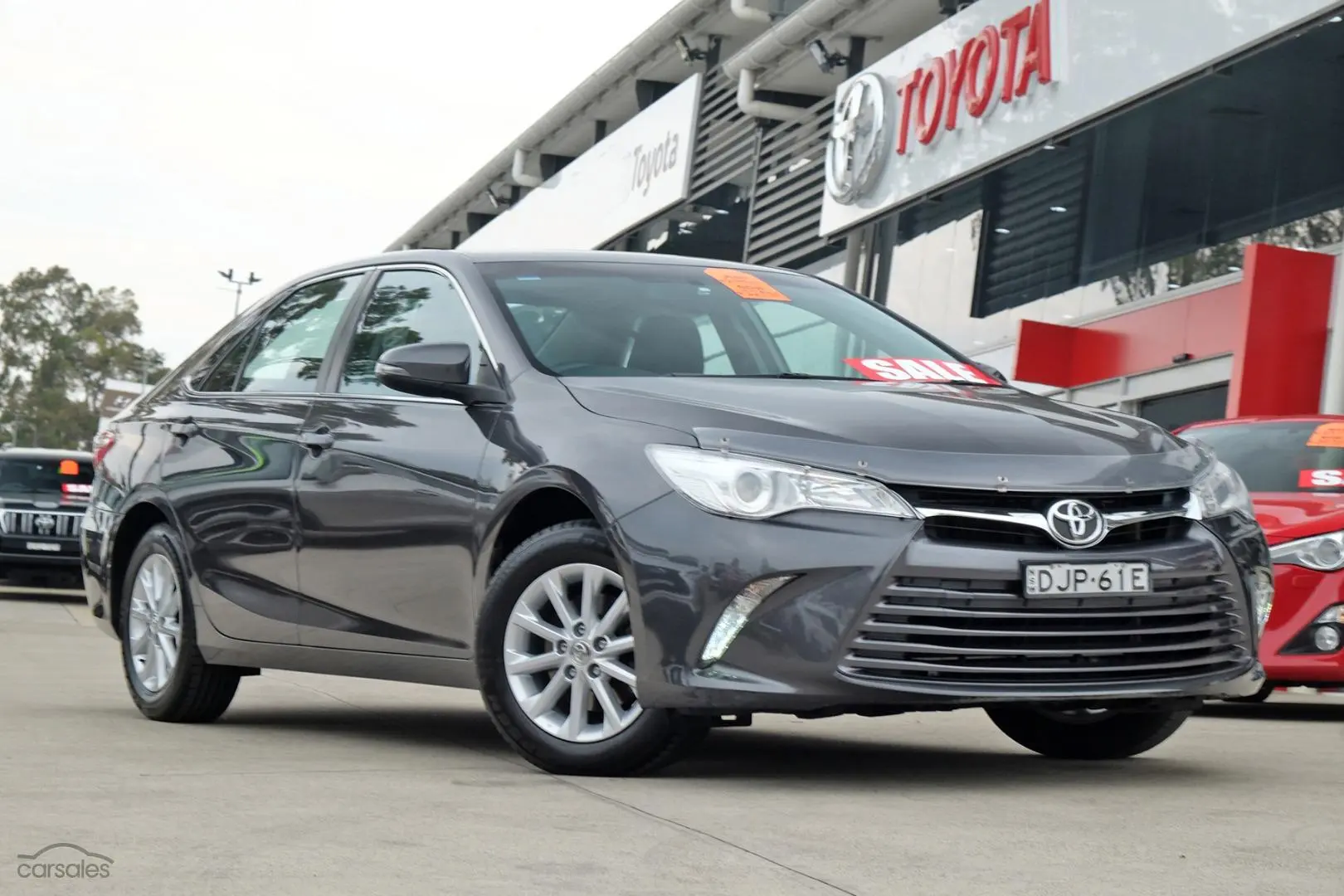 2016 Toyota Camry Image 1