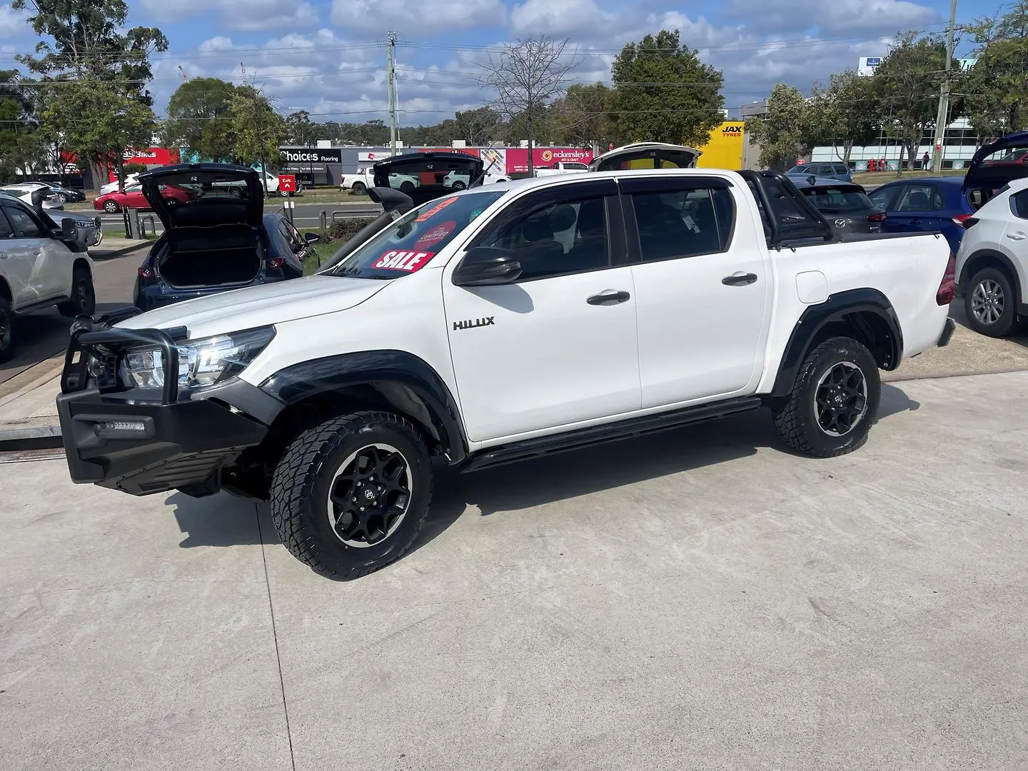 2018 Toyota Hilux Gallery Image 2