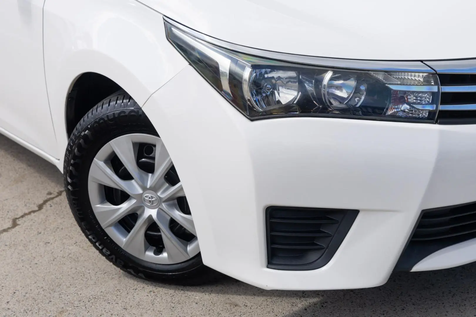 2016 Toyota Corolla Gallery Image 6