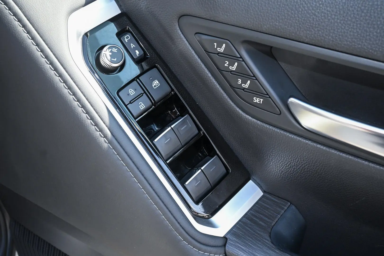 2022 Toyota Landcruiser Gallery Image 10