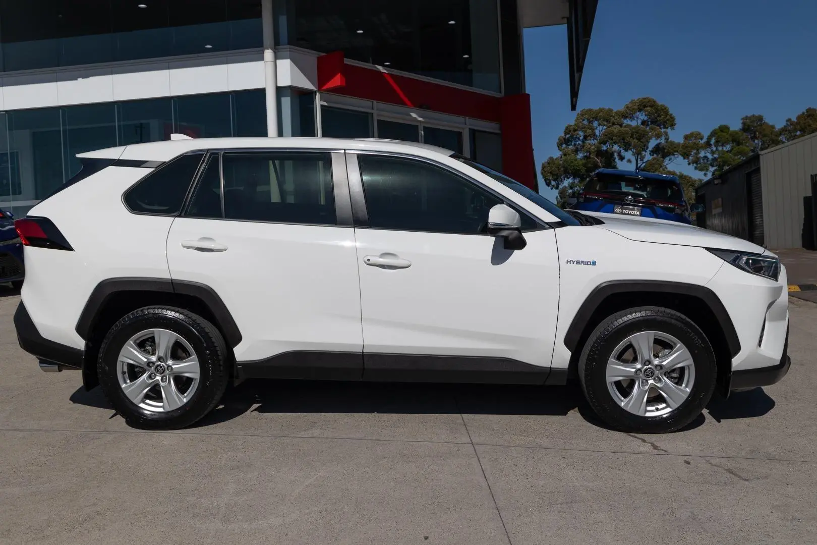 2021 Toyota RAV4 Gallery Image 3