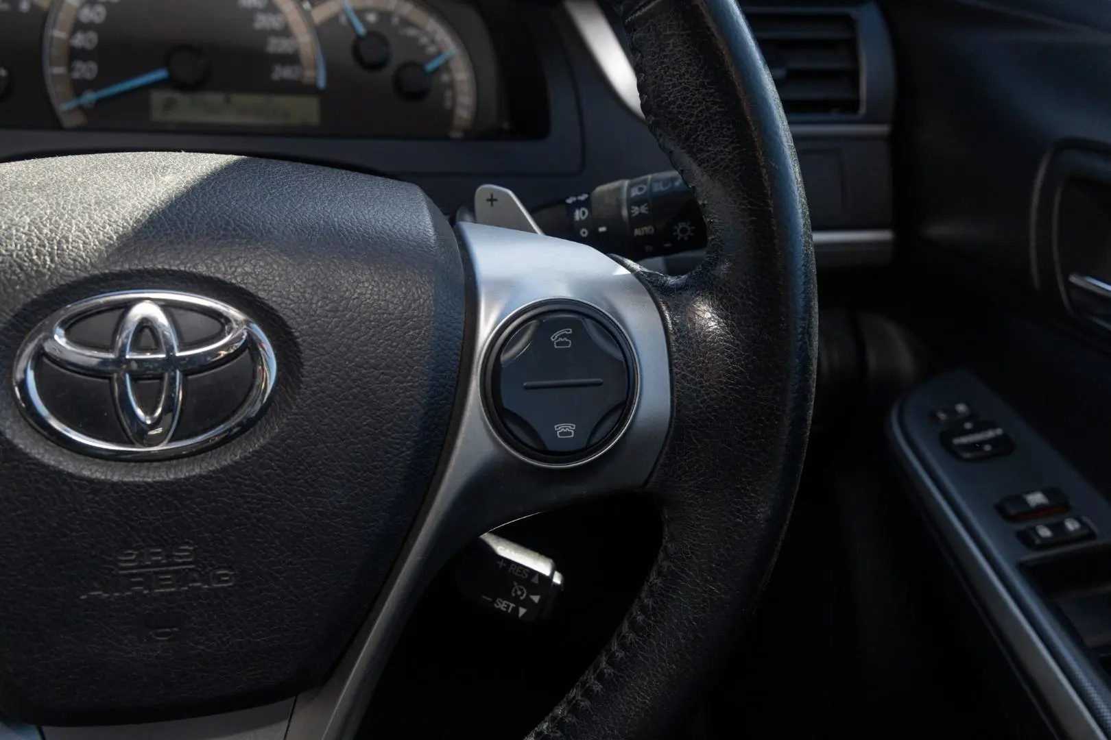 2012 Toyota Camry Gallery Image 12