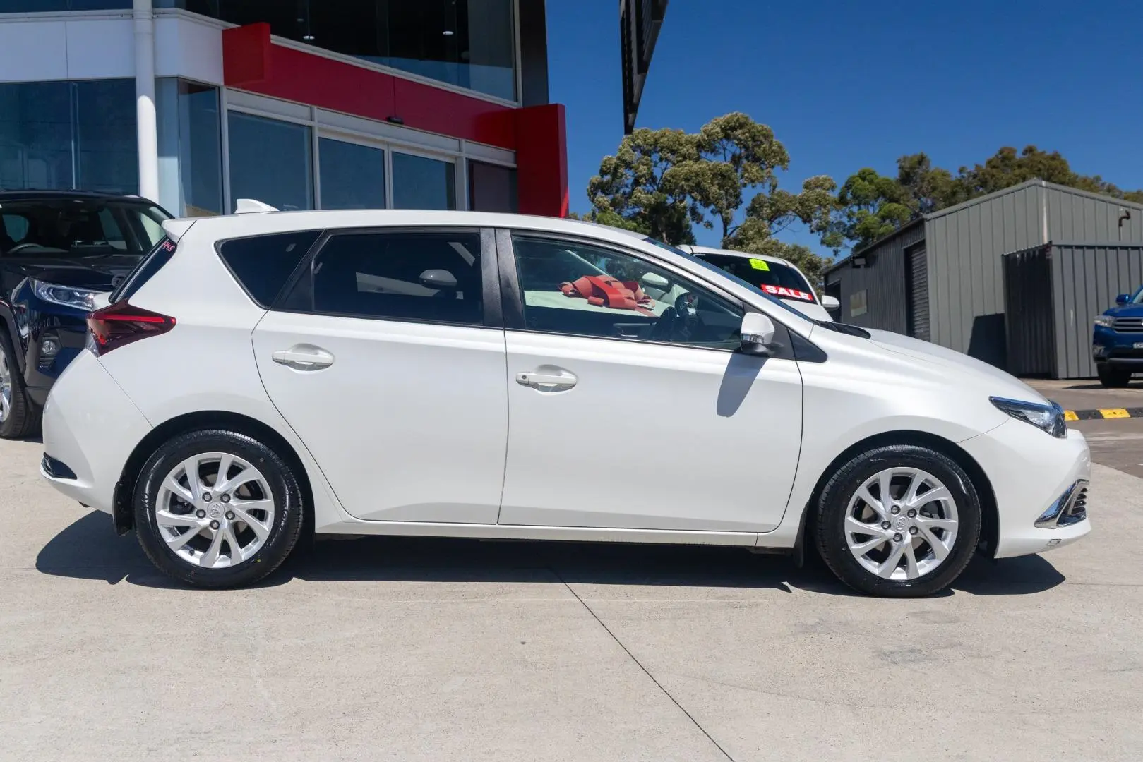 2015 Toyota Corolla Gallery Image 3