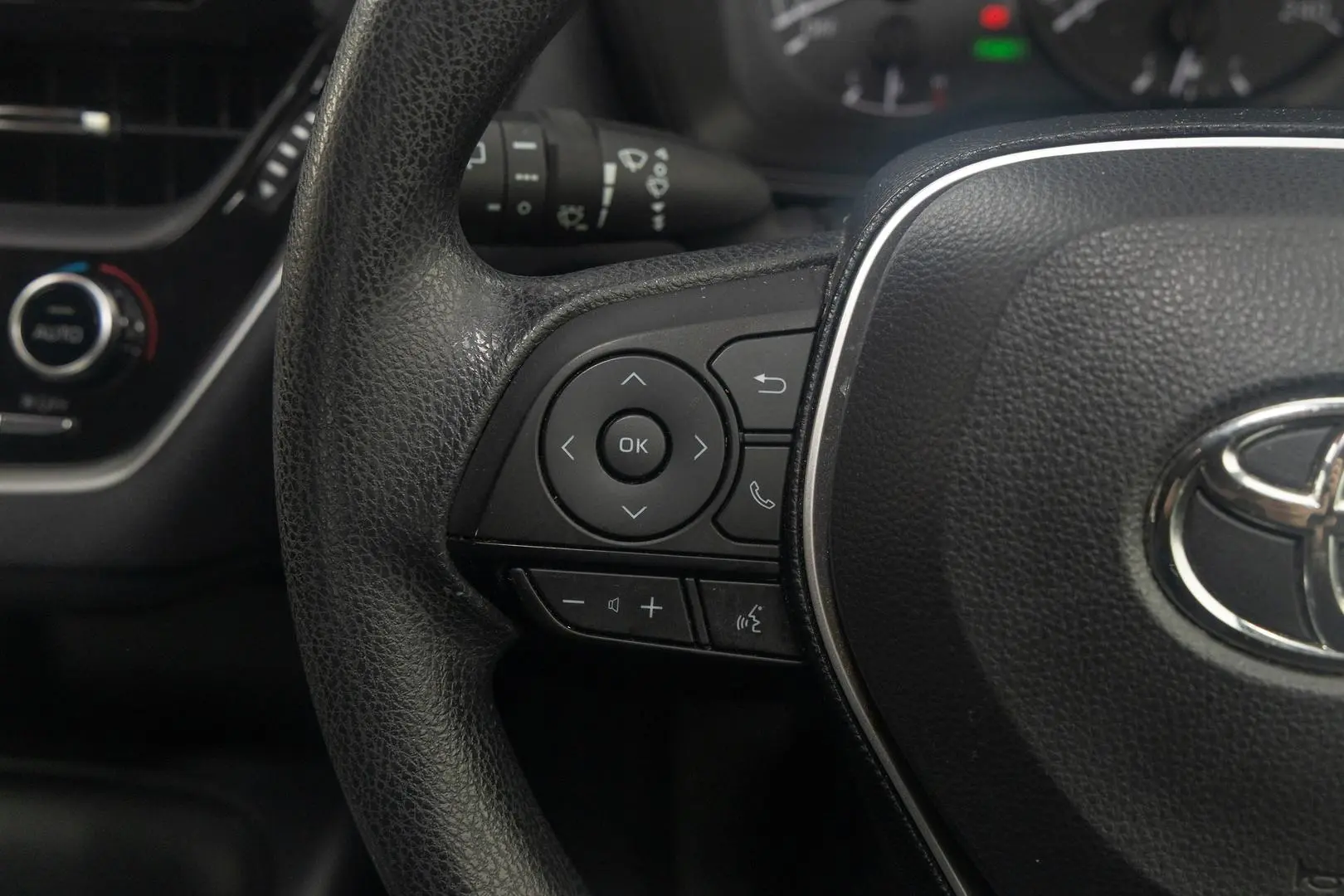 2019 Toyota Corolla Gallery Image 13