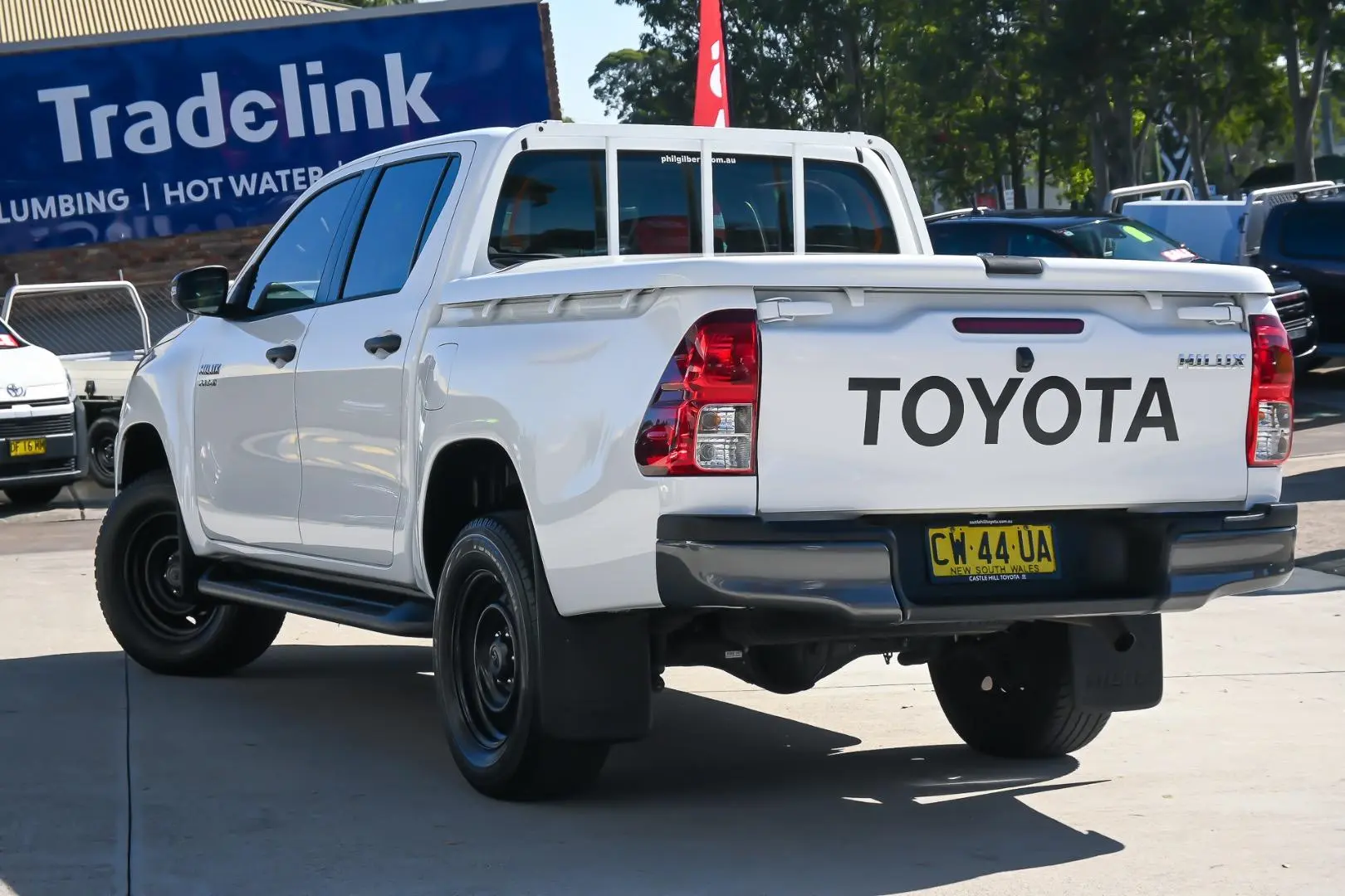 2020 Toyota Hilux Gallery Image 2