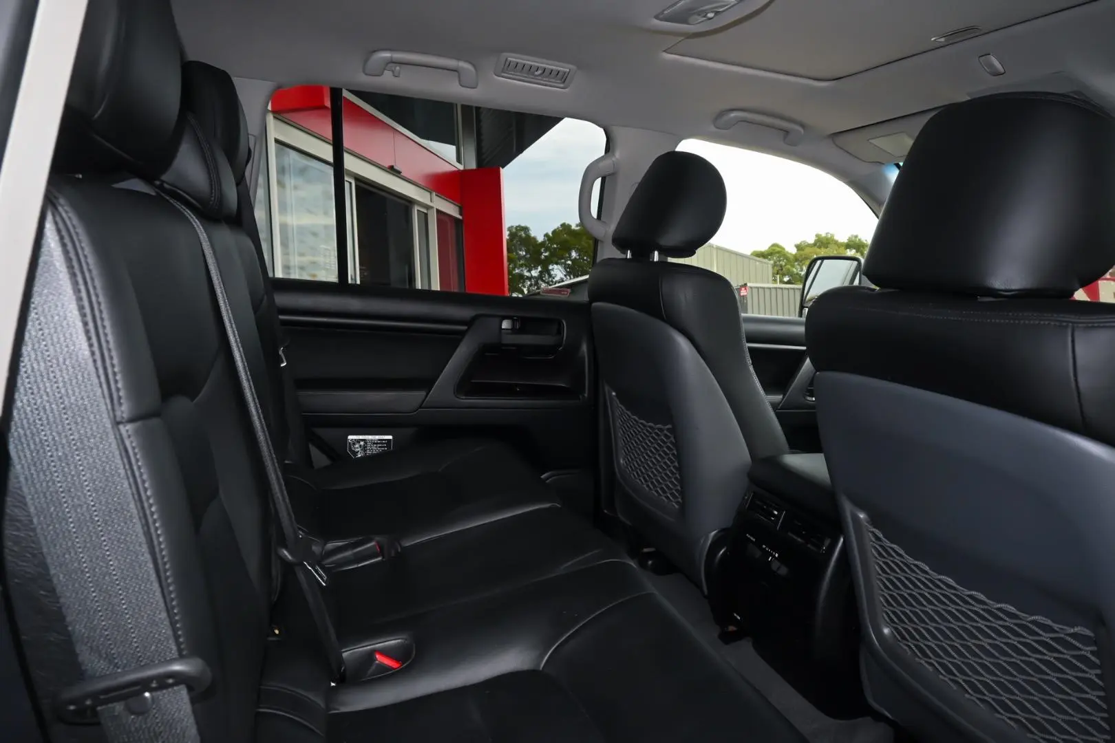 2016 Toyota Landcruiser Gallery Image 9