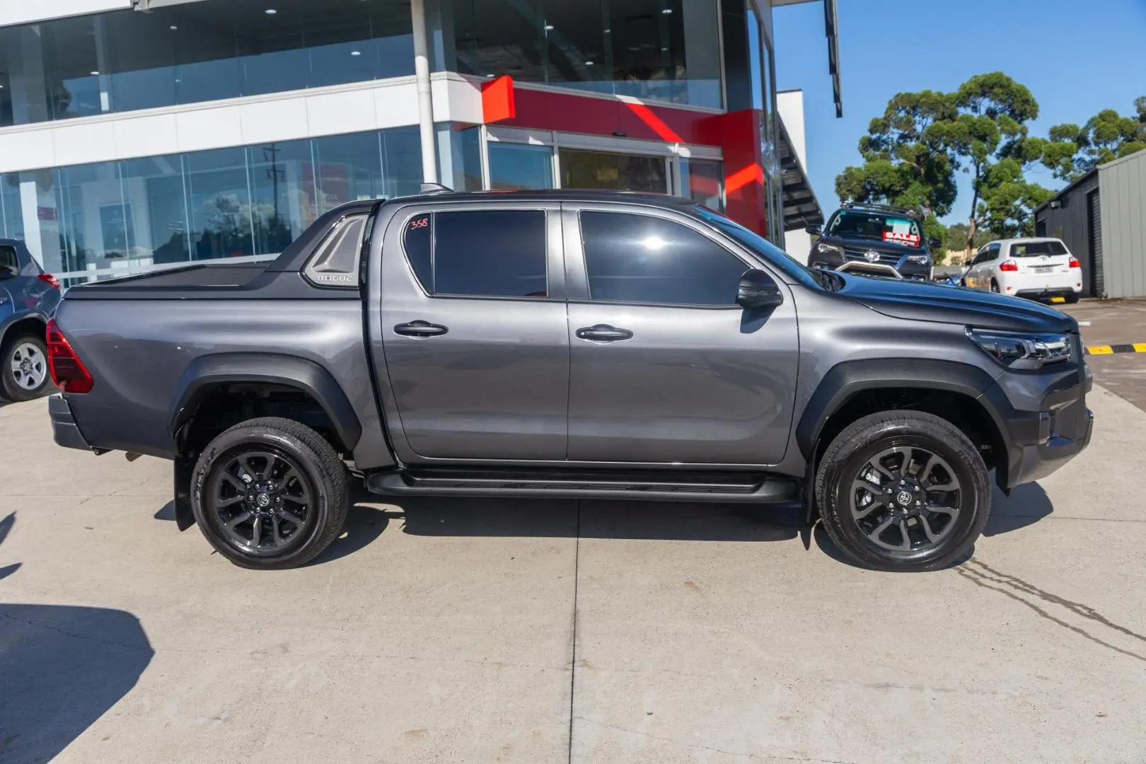 2025 Toyota Hilux Gallery Image 3