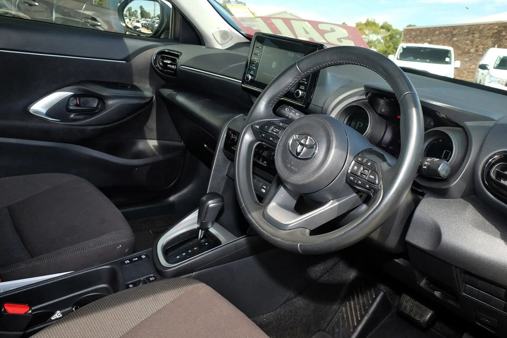 2022 Toyota Yaris Cross Gallery Image 6