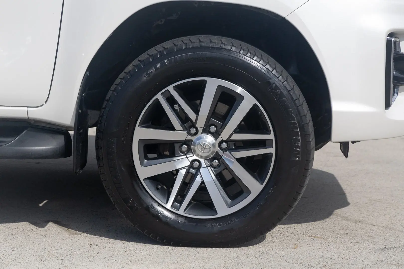 2019 Toyota Hilux Gallery Image 23