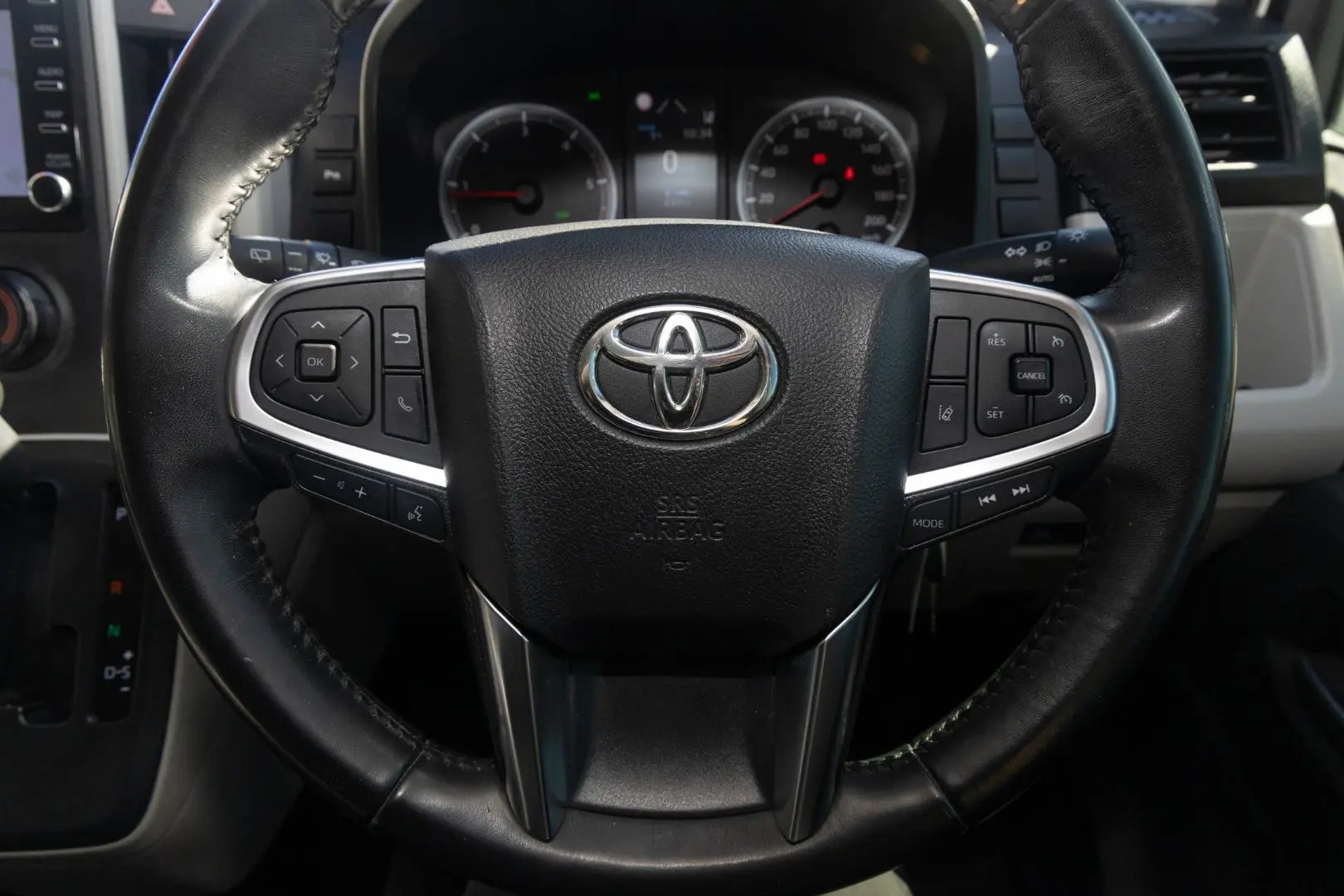 2022 Toyota Hiace Gallery Image 10