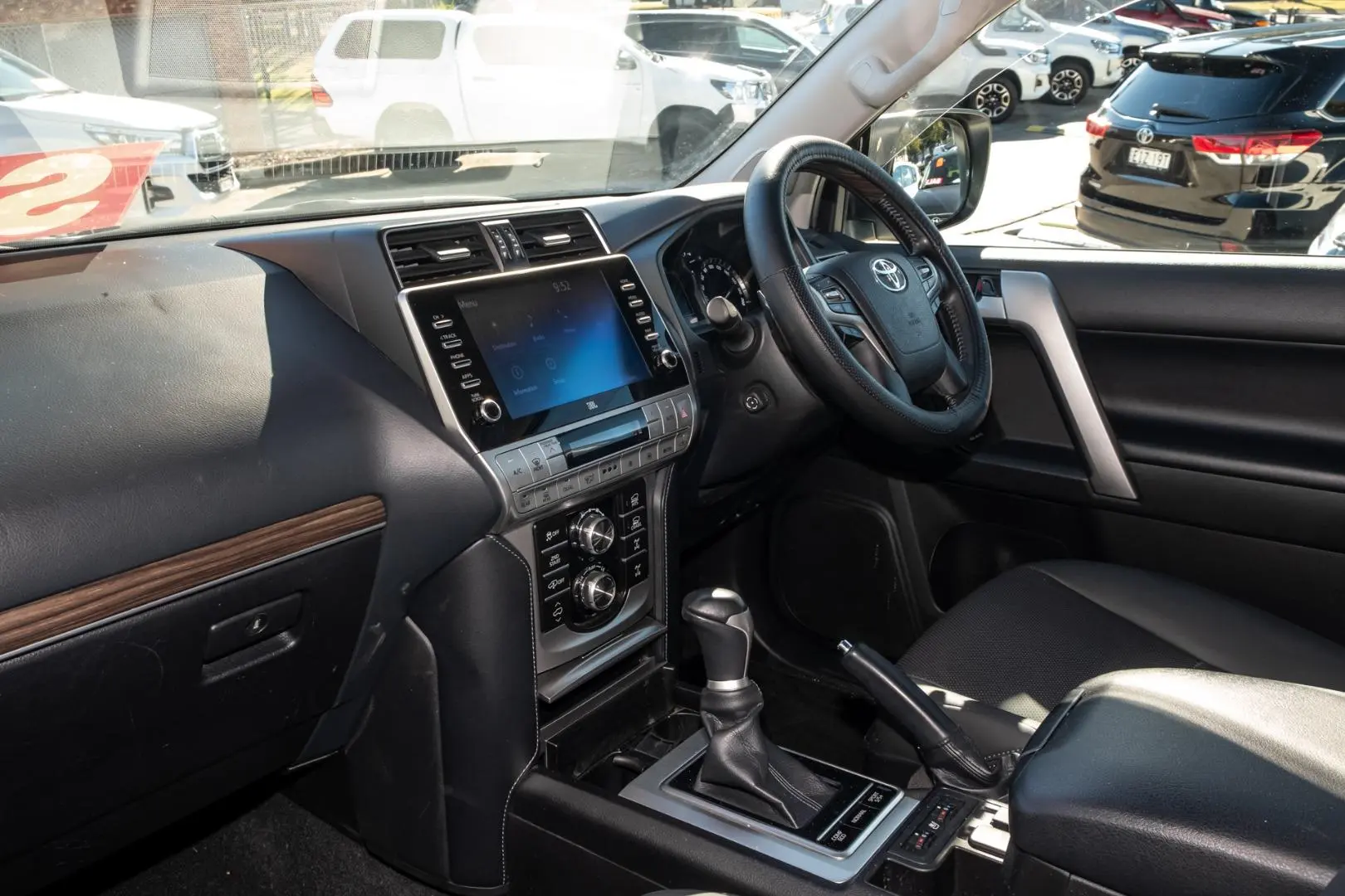 2021 Toyota Landcruiser Prado Gallery Image 8