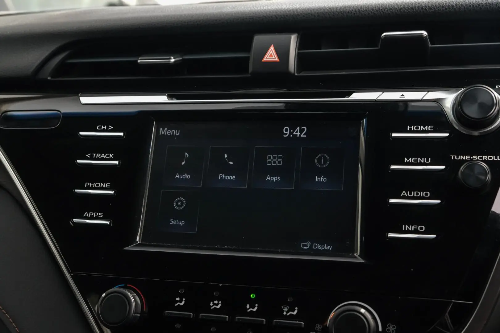 2018 Toyota Camry Gallery Image 10