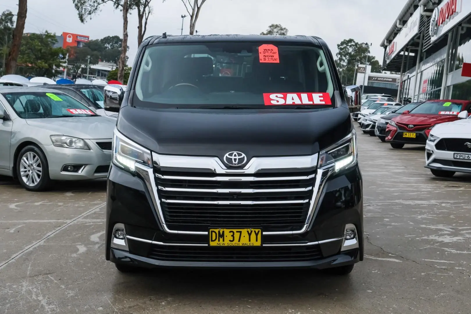 2019 Toyota Granvia Gallery Image 4