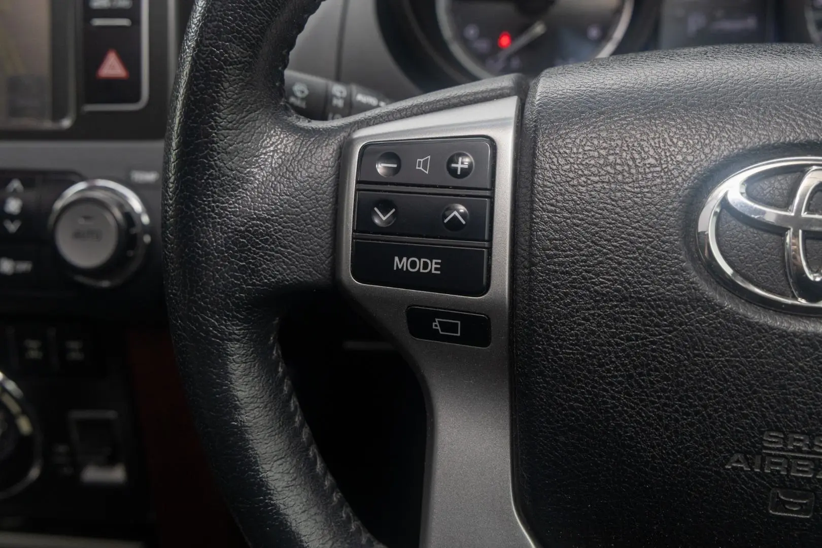 2017 Toyota Landcruiser Prado Gallery Image 11