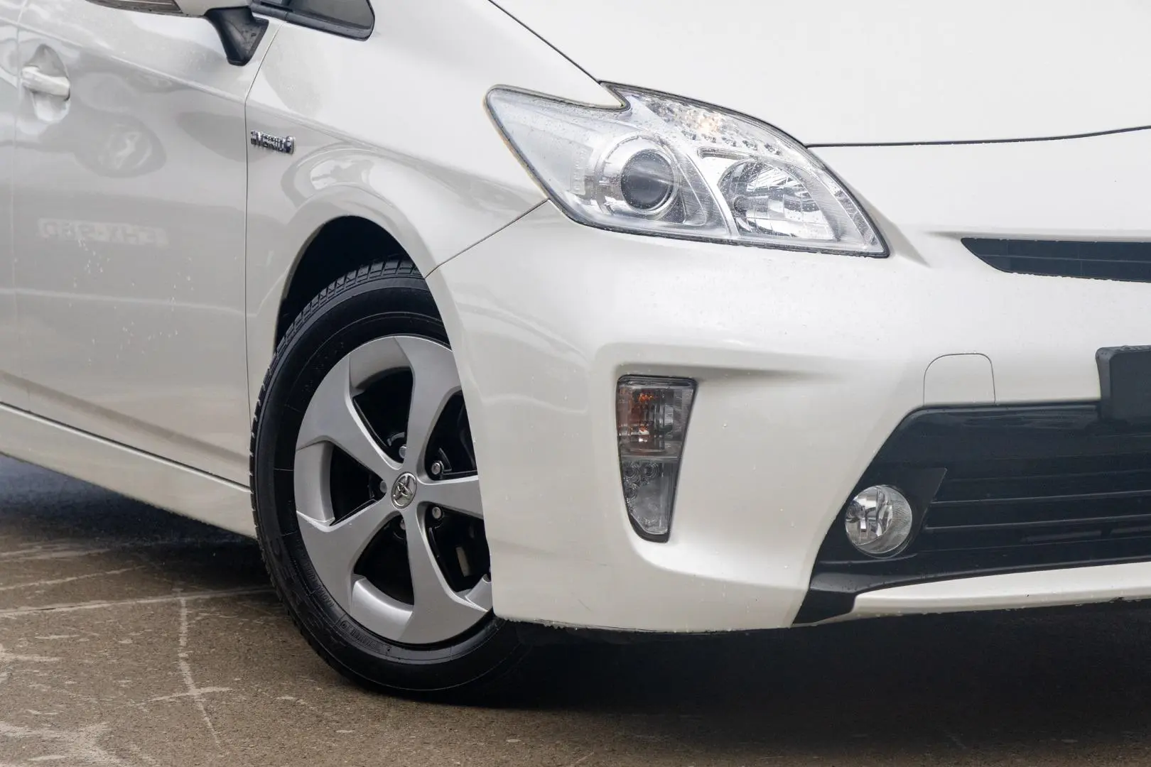 2012 Toyota Prius Gallery Image 6