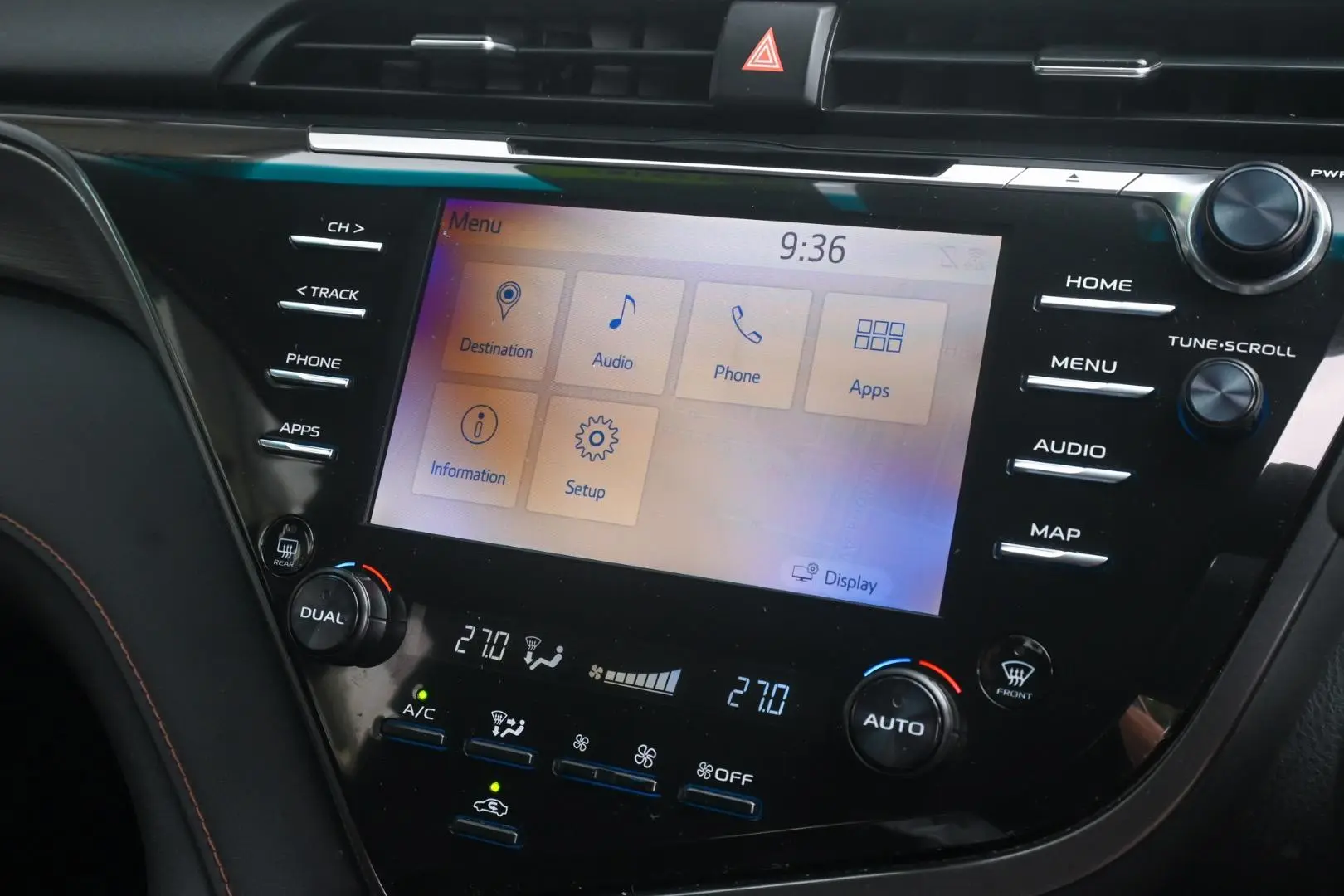 2019 Toyota Camry Gallery Image 16