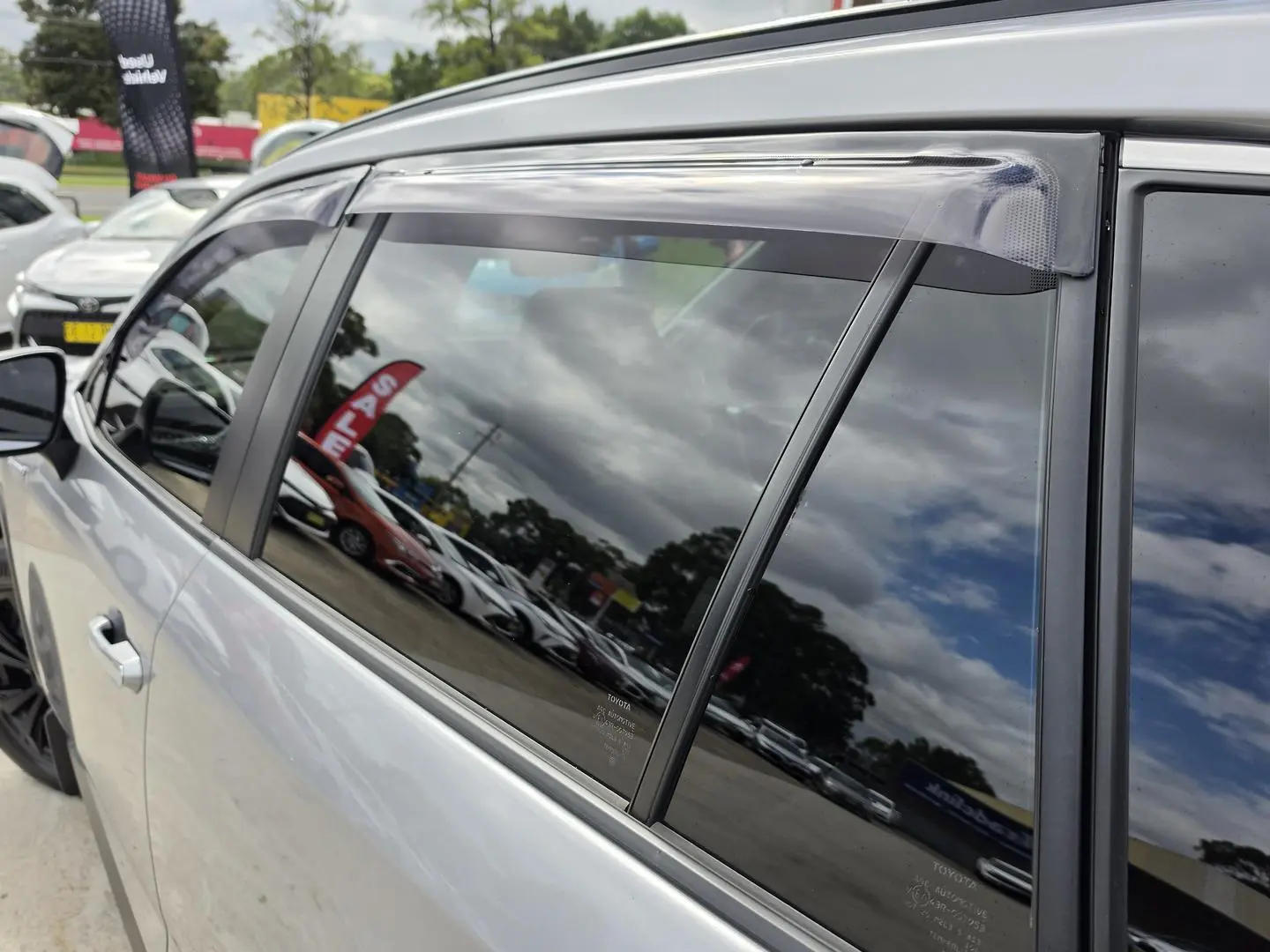 2023 Toyota RAV4 Gallery Image 16