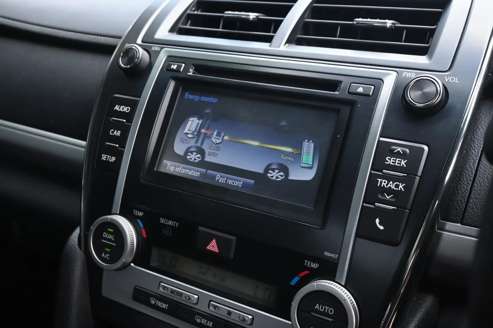 2015 Toyota Camry Gallery Image 17