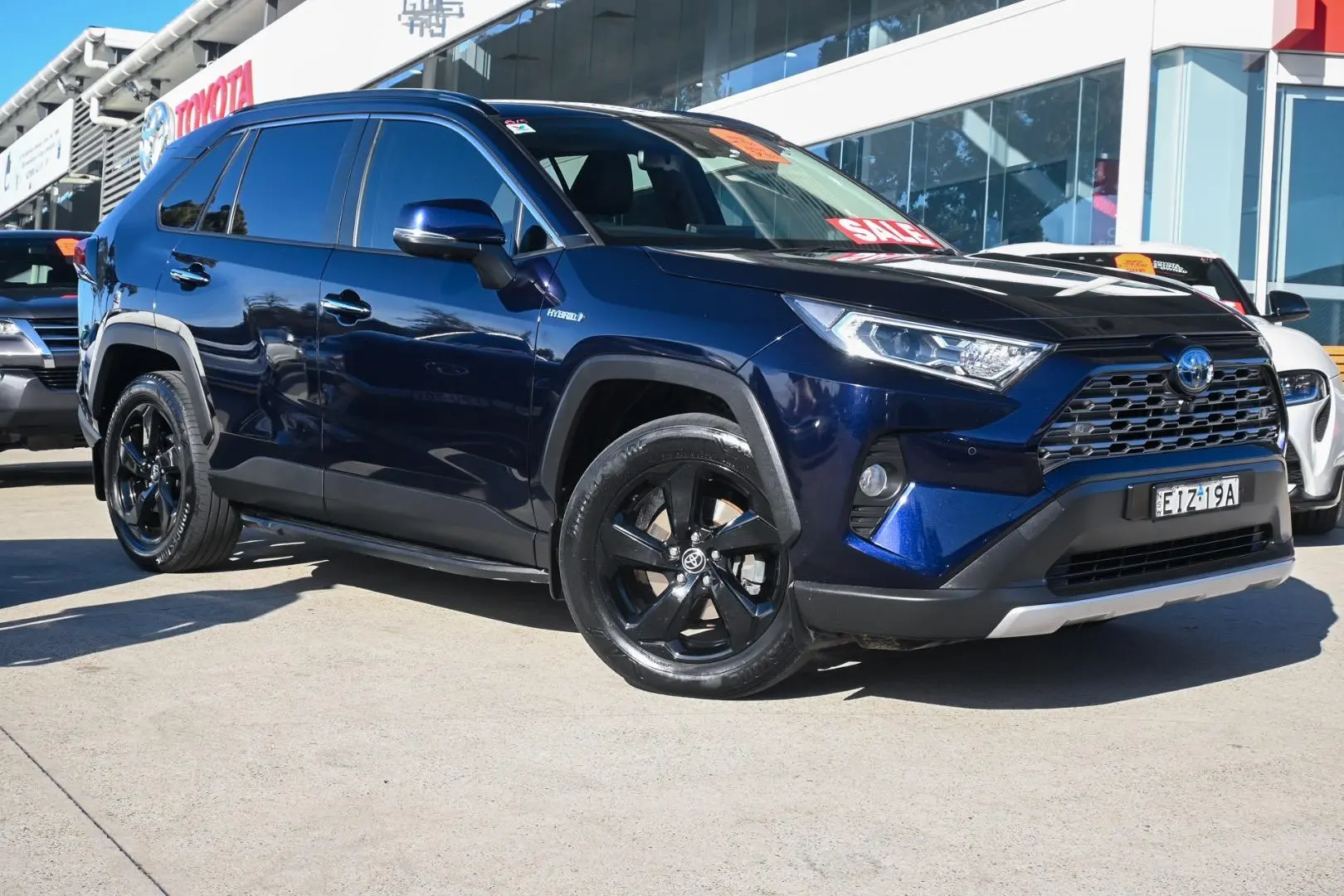 2019 Toyota RAV4 Gallery Image 1