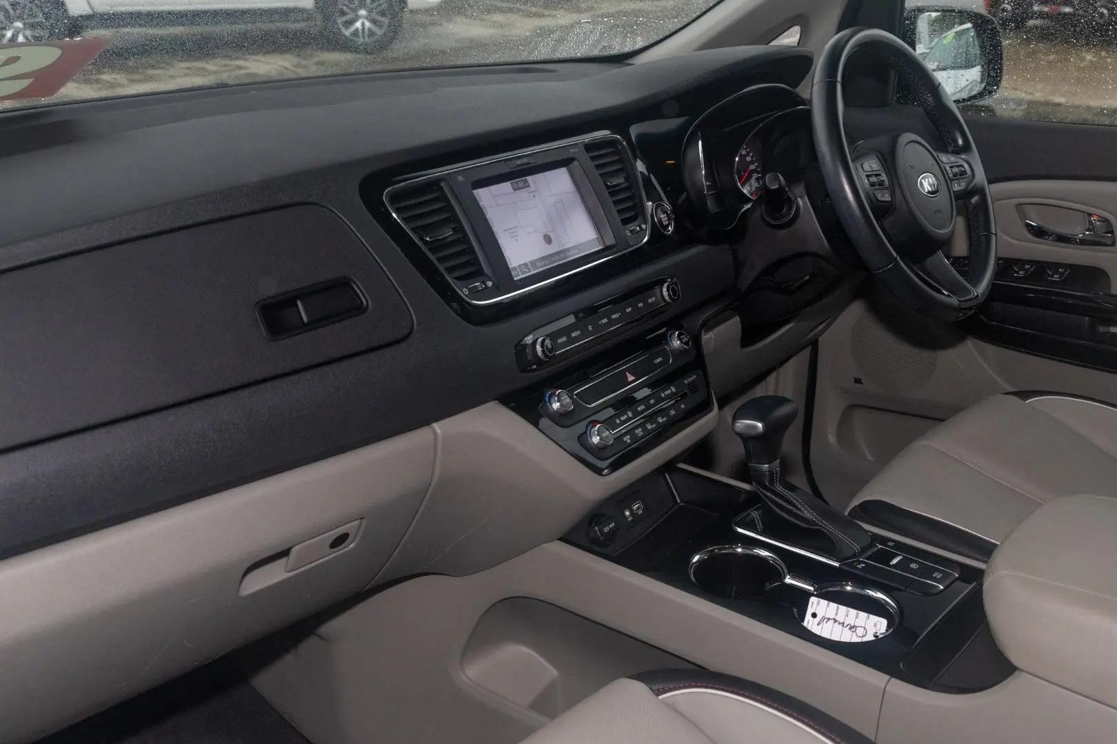 2020 Kia Carnival Gallery Image 8