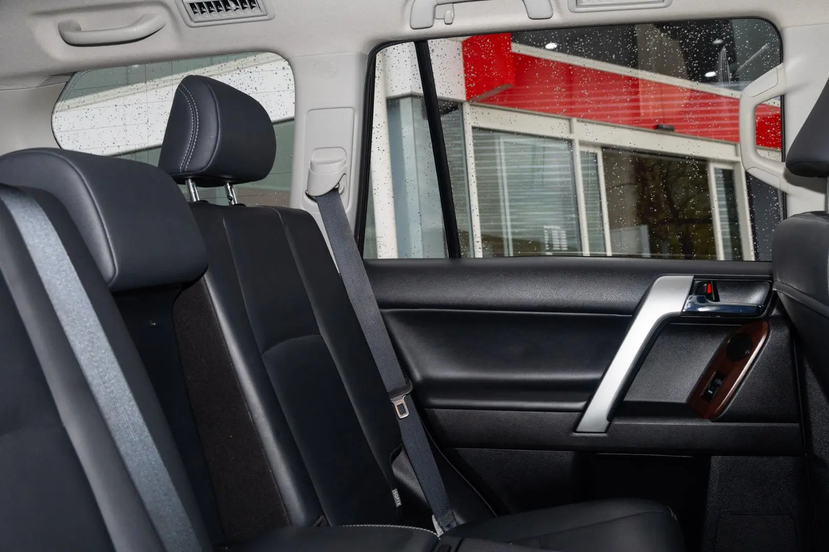 2017 Toyota Landcruiser Prado Gallery Image 9