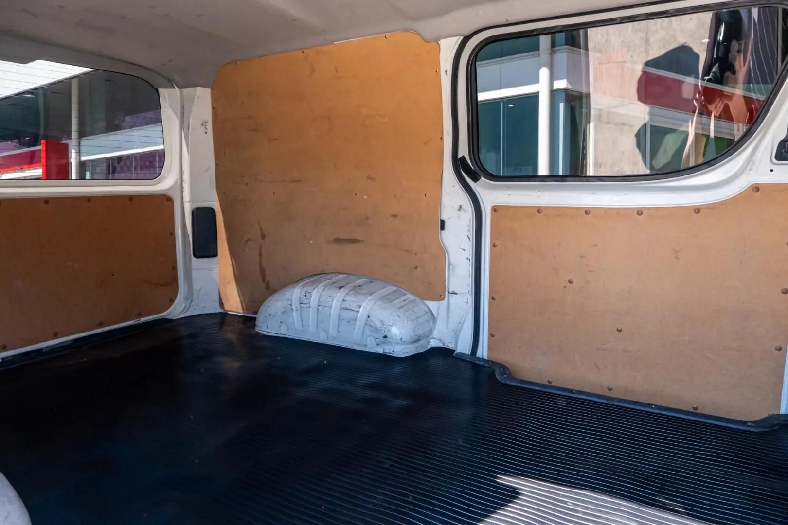 2020 Toyota Hiace Gallery Image 9