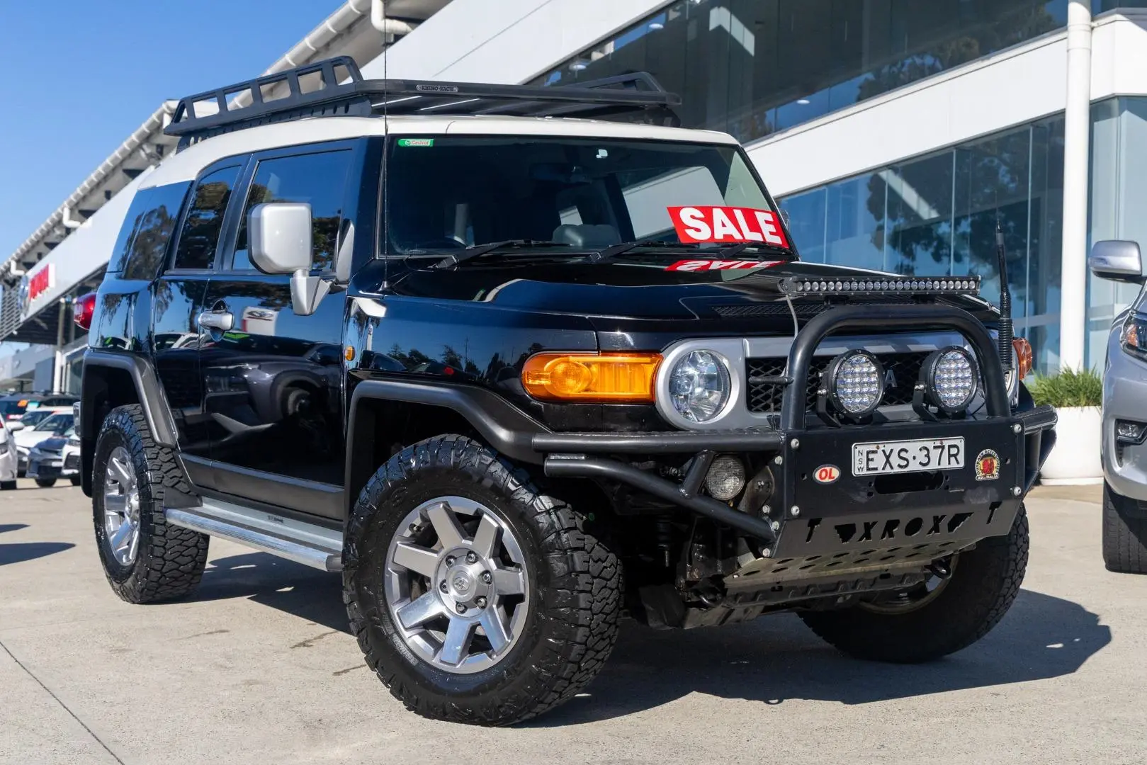 2016 Toyota FJ Cruiser Gallery Image 1