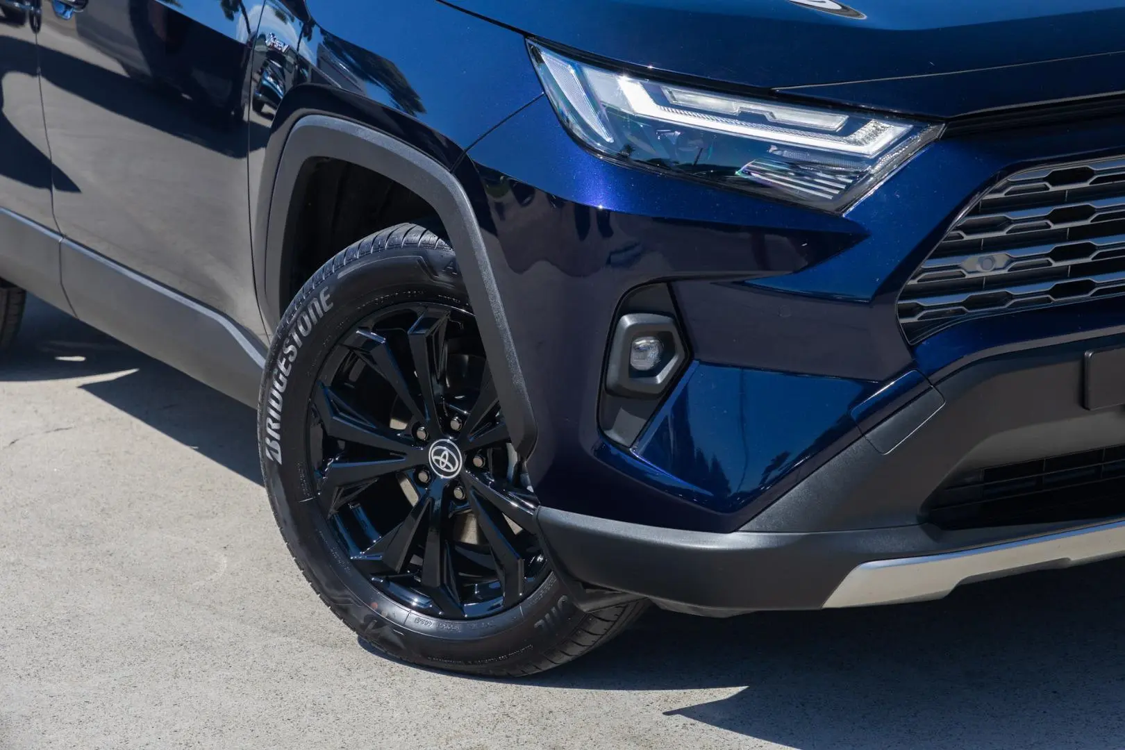 2025 Toyota RAV4 Gallery Image 6