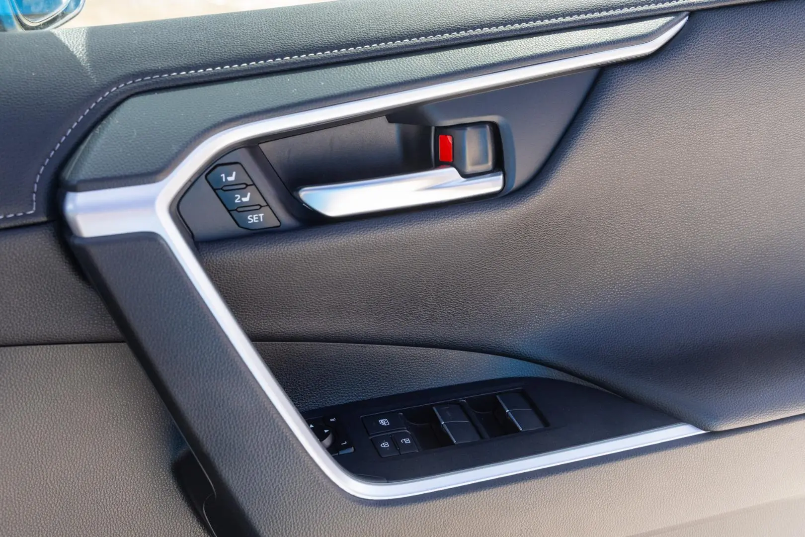 2020 Toyota RAV4 Gallery Image 16
