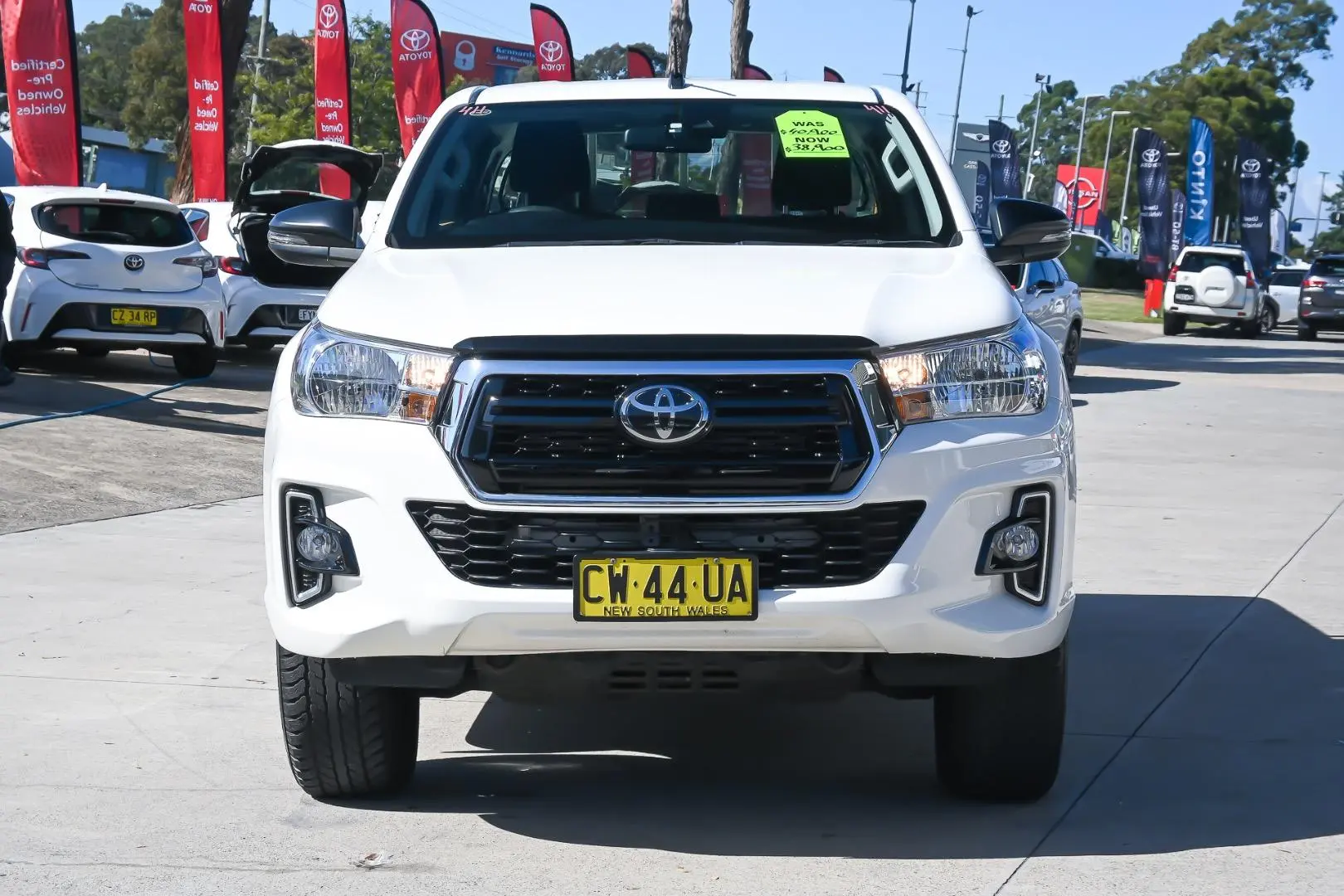 2020 Toyota Hilux Gallery Image 4