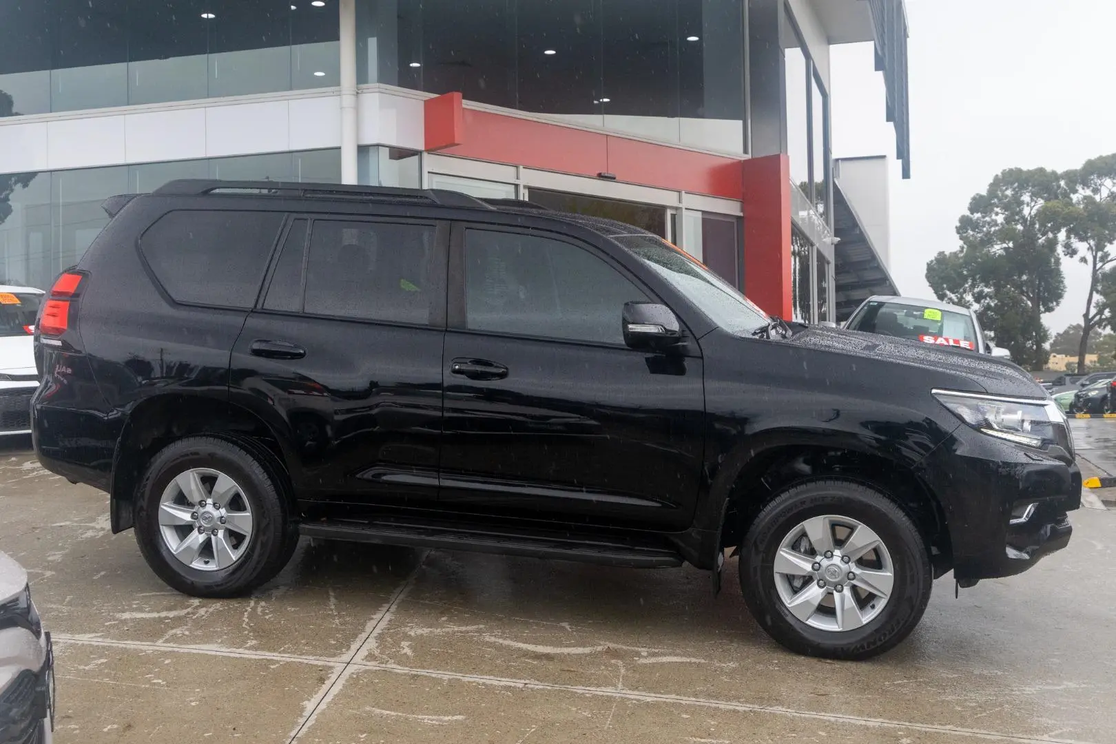 2021 Toyota Landcruiser Prado Gallery Image 3