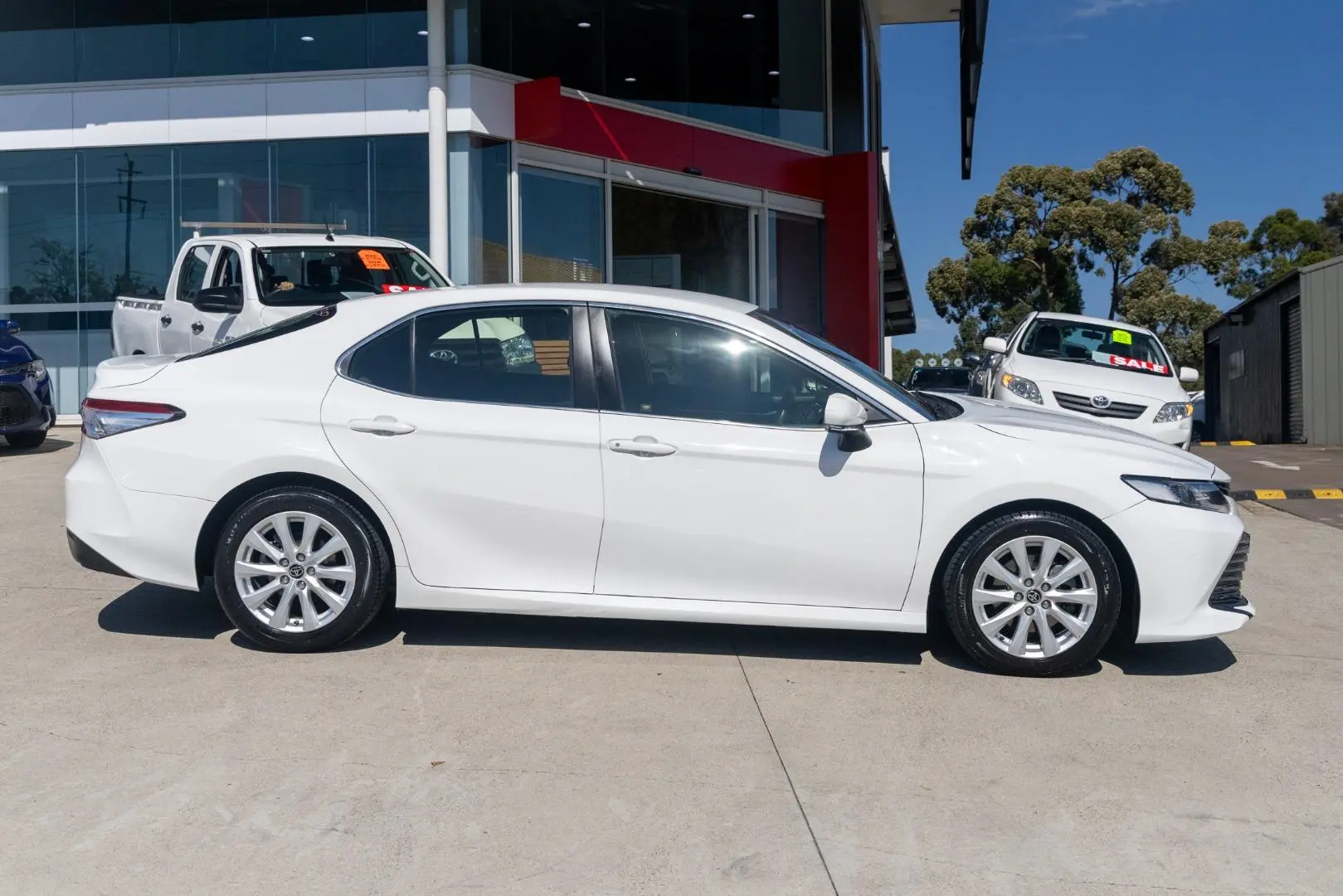 2021 Toyota Camry Gallery Image 3